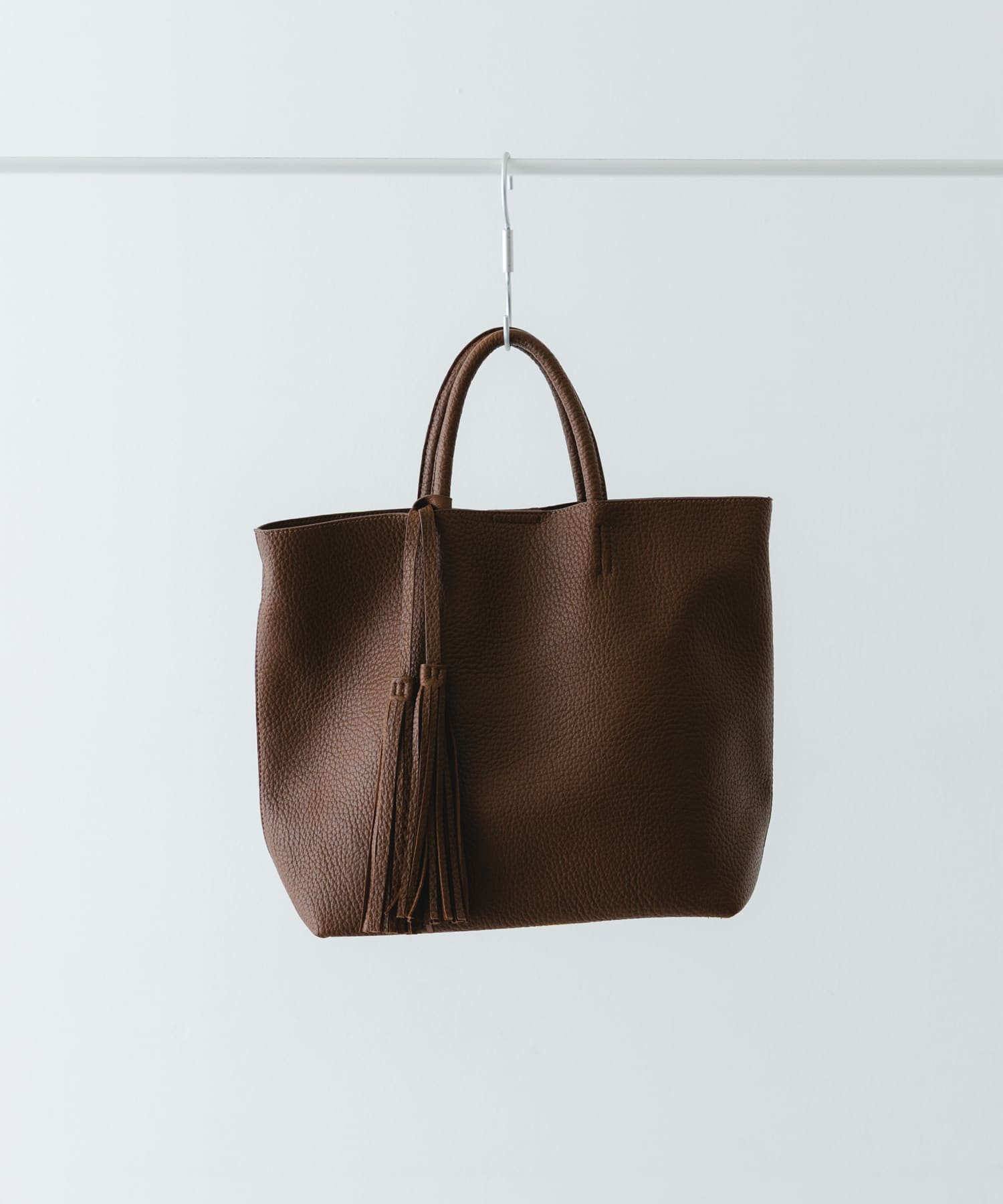 『Mサイズ』タッセル軽量2WAYシンプルトートバッグ CHOCO one