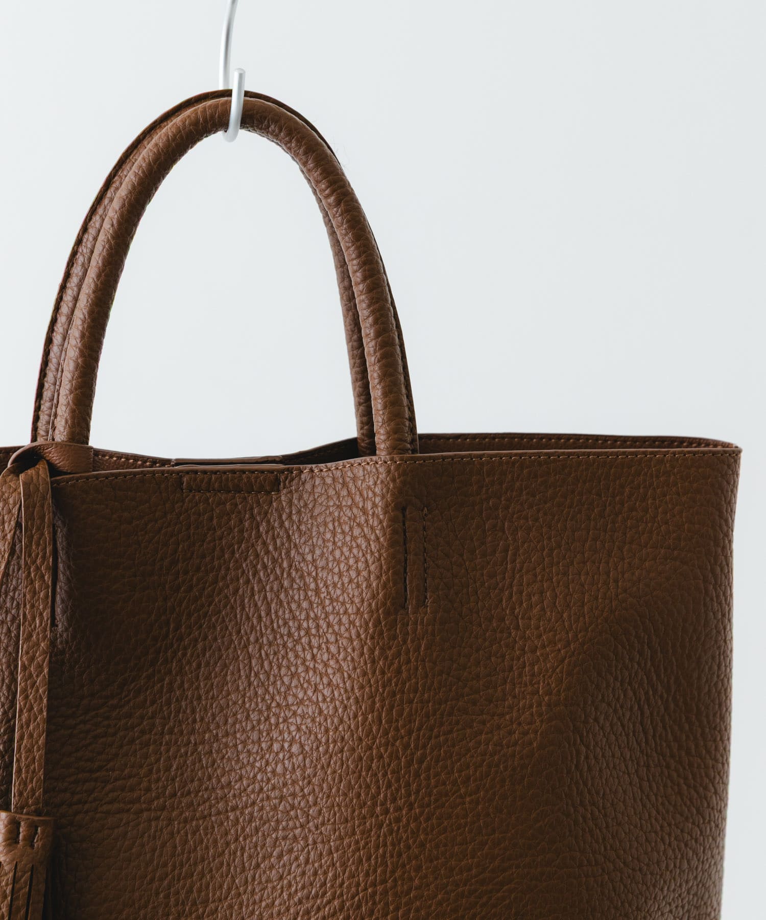 『Mサイズ』タッセル軽量2WAYシンプルトートバッグ CHOCO one