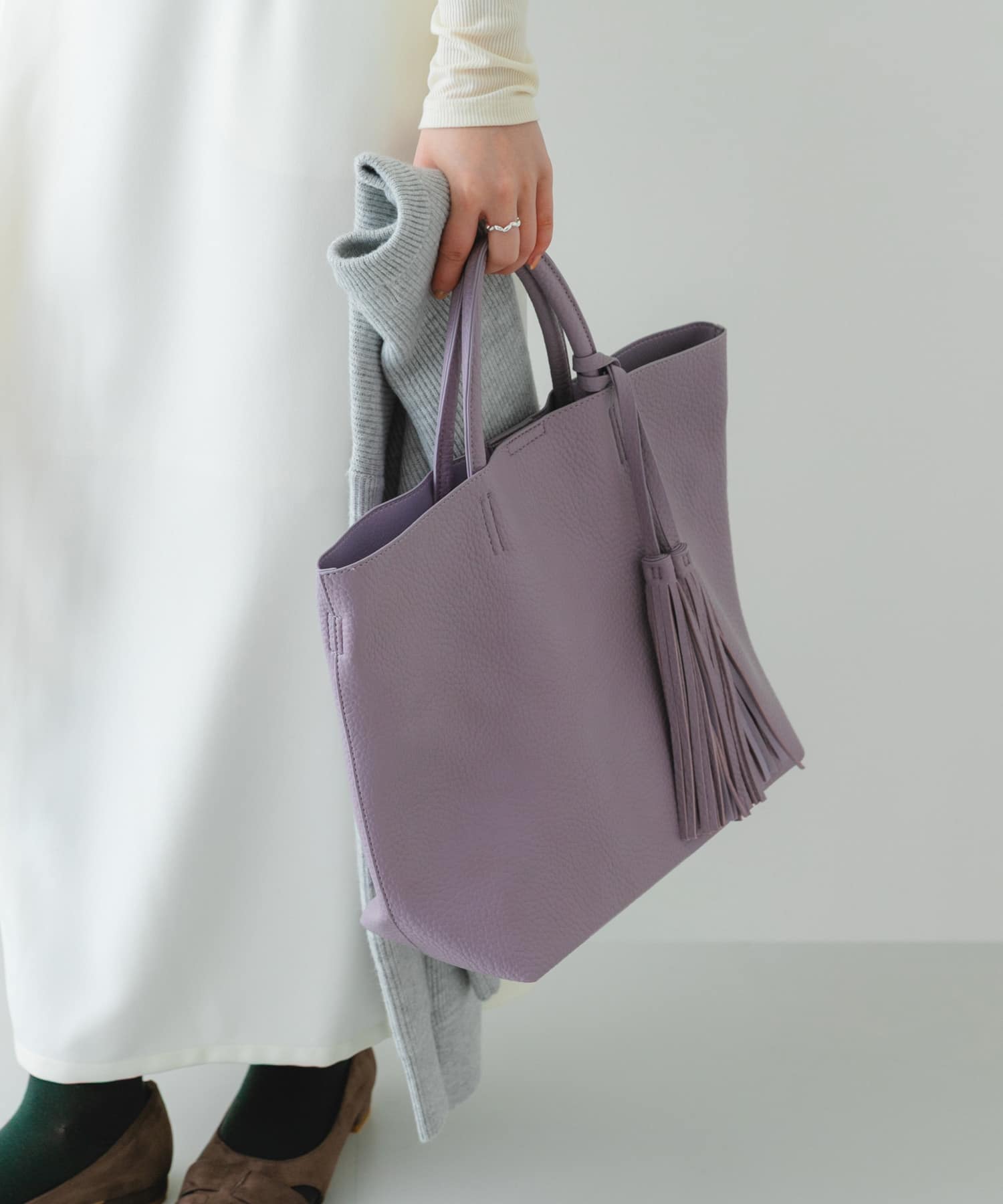 『Mサイズ』タッセル軽量2WAYシンプルトートバッグ LILAC one