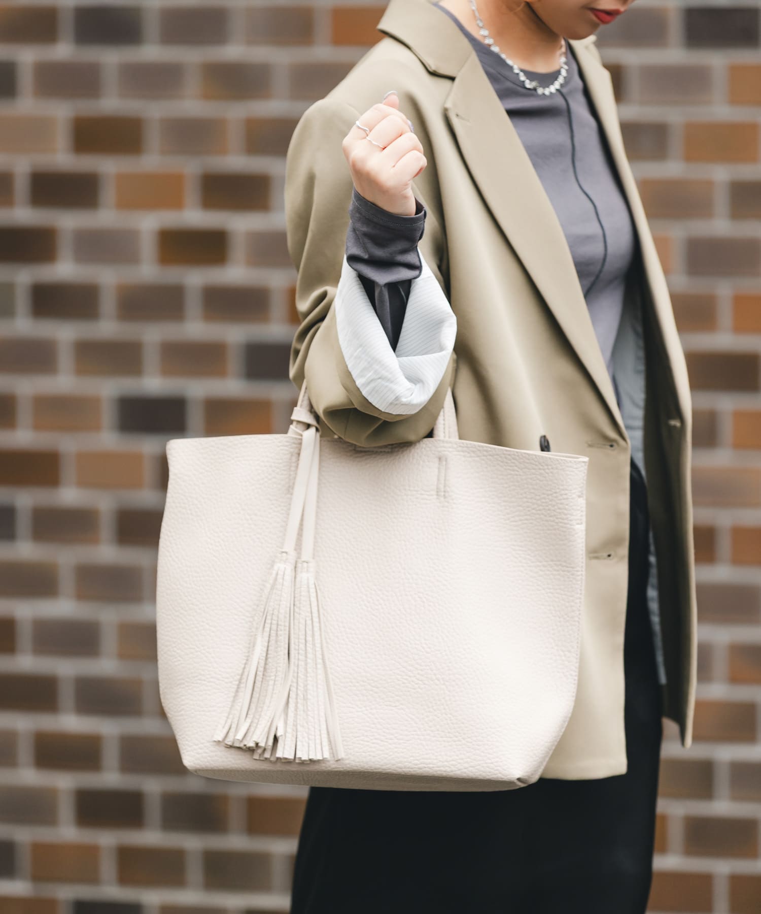 タッセル軽量2WAYシンプルトートバッグ ECRU one