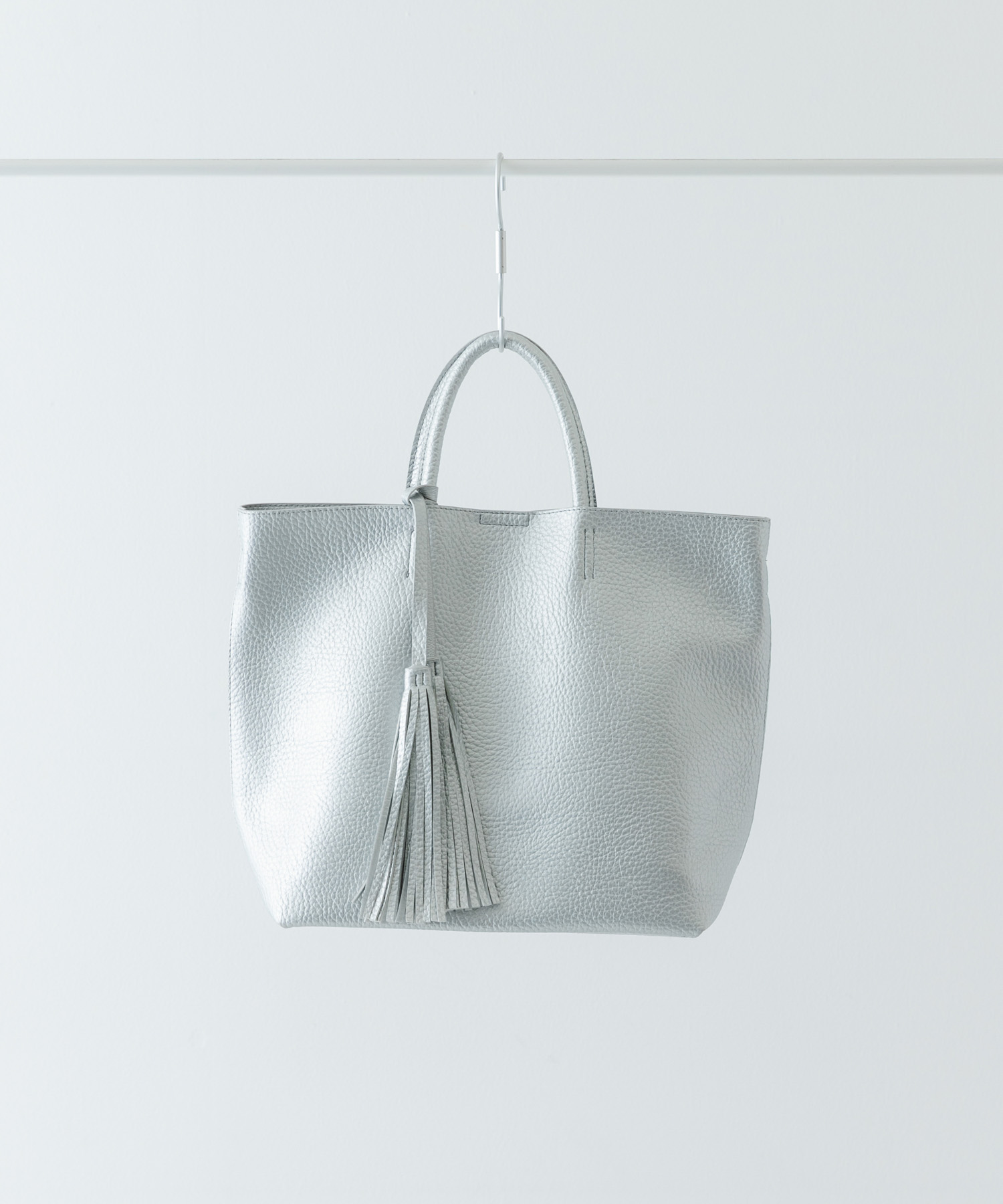 タッセル軽量2WAYシンプルトートバッグ SILVER one
