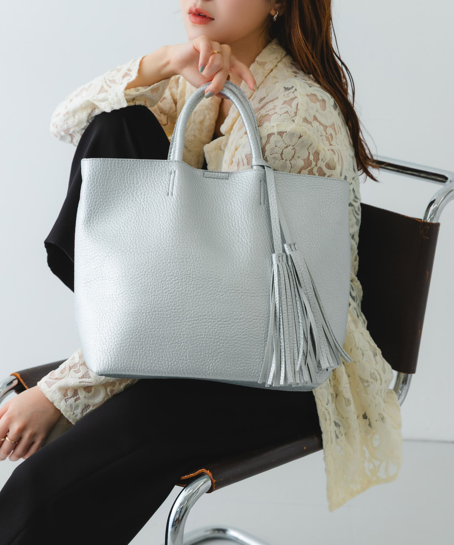 タッセル軽量2WAYシンプルトートバッグ SILVER one