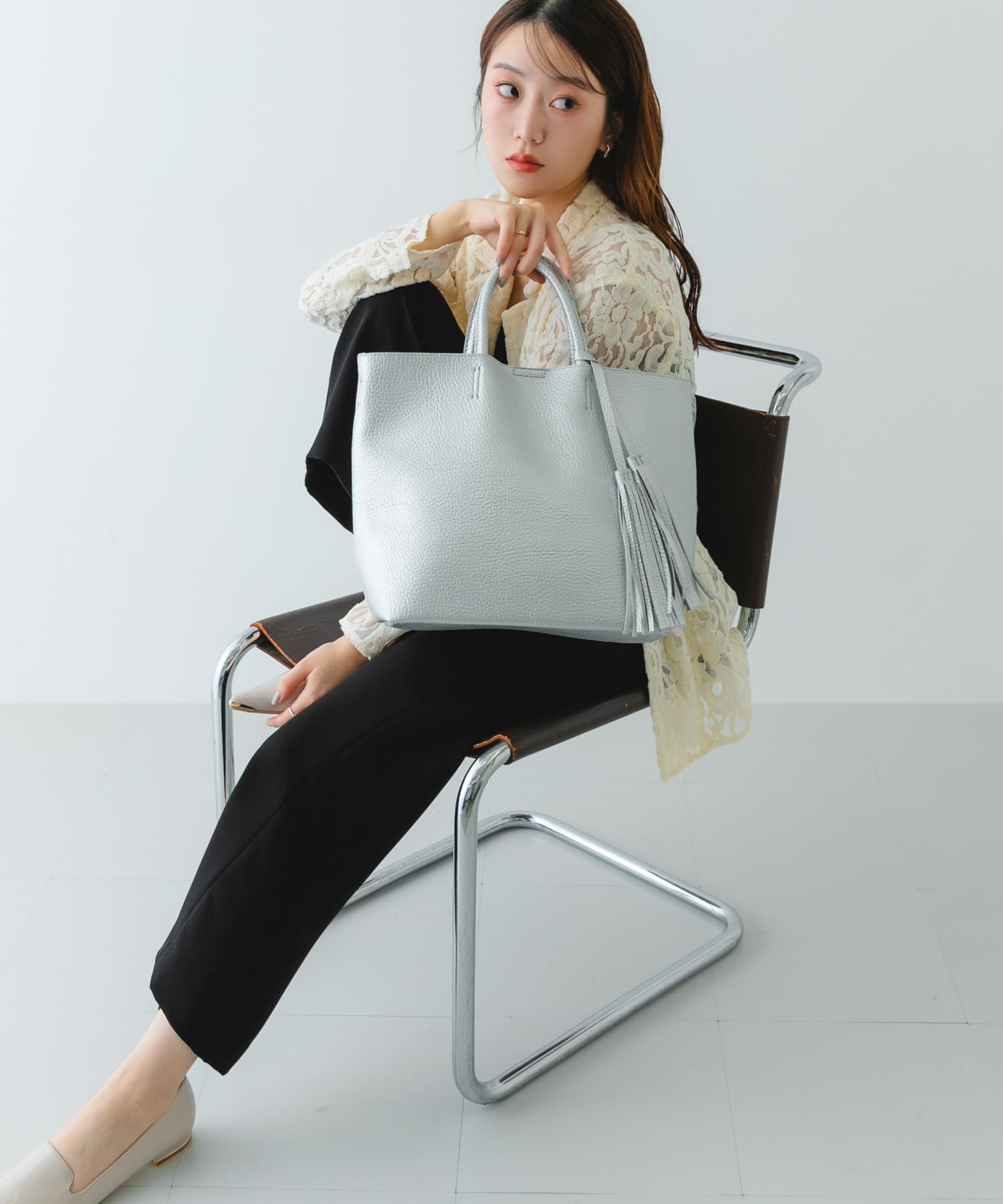 タッセル軽量2WAYシンプルトートバッグ SILVER one