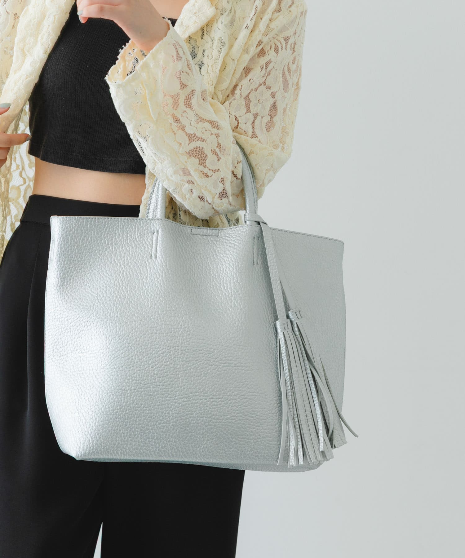 タッセル軽量2WAYシンプルトートバッグ SILVER one