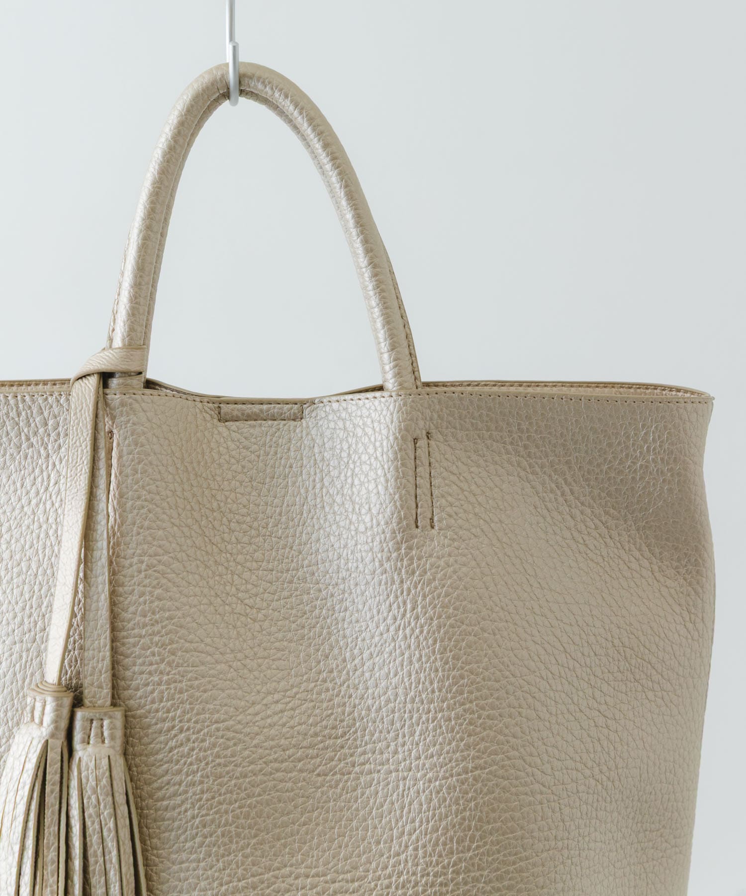 タッセル軽量2WAYシンプルトートバッグ GOLD one