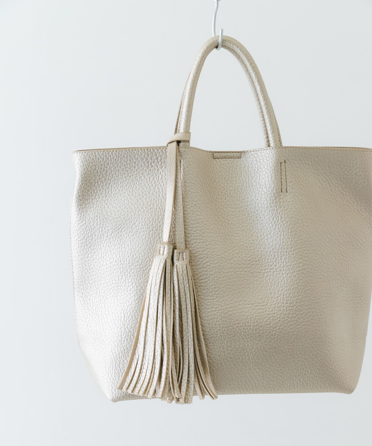 タッセル軽量2WAYシンプルトートバッグ GOLD one