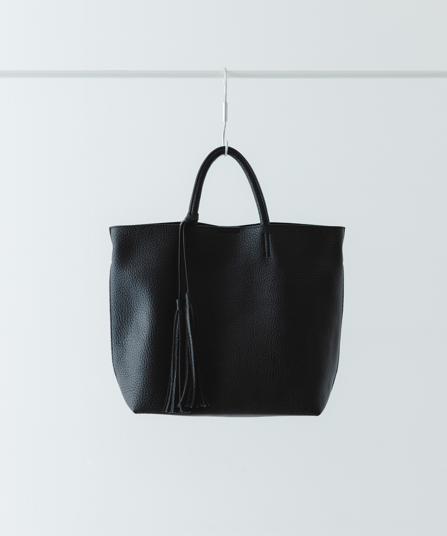 タッセル軽量2WAYシンプルトートバッグ BLACK one