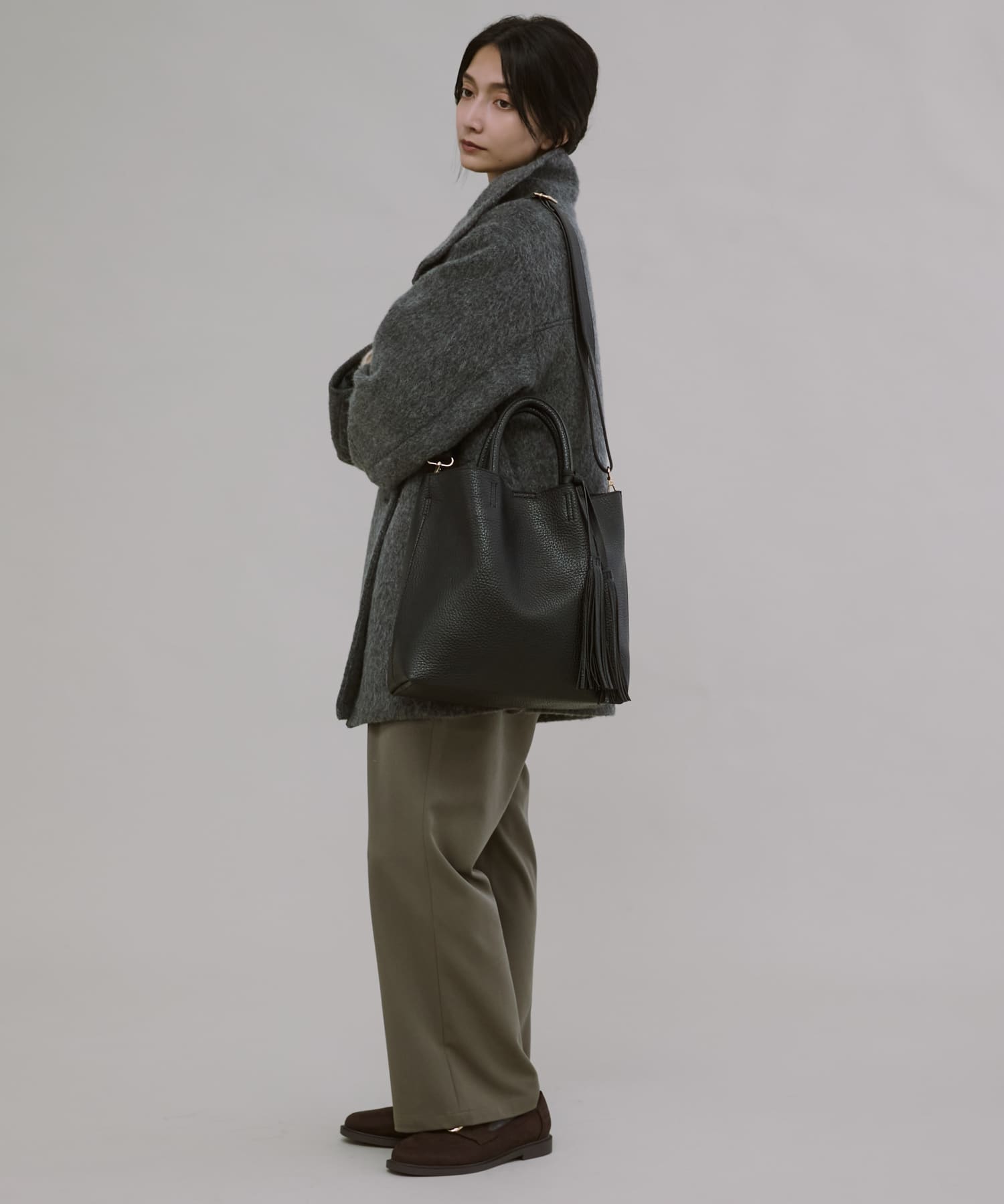 『Mサイズ』タッセル軽量2WAYシンプルトートバッグ BLACK one
