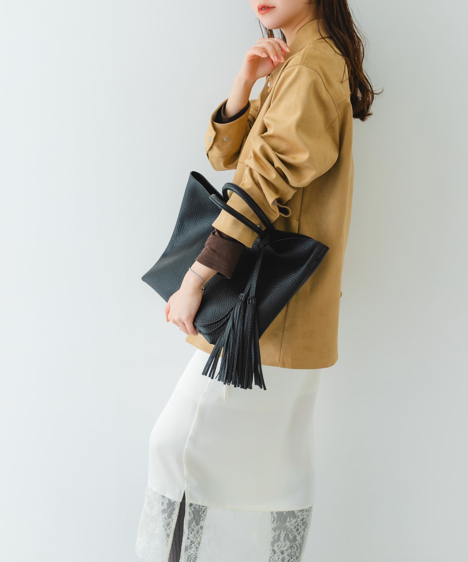 『Mサイズ』タッセル軽量2WAYシンプルトートバッグ BLACK one