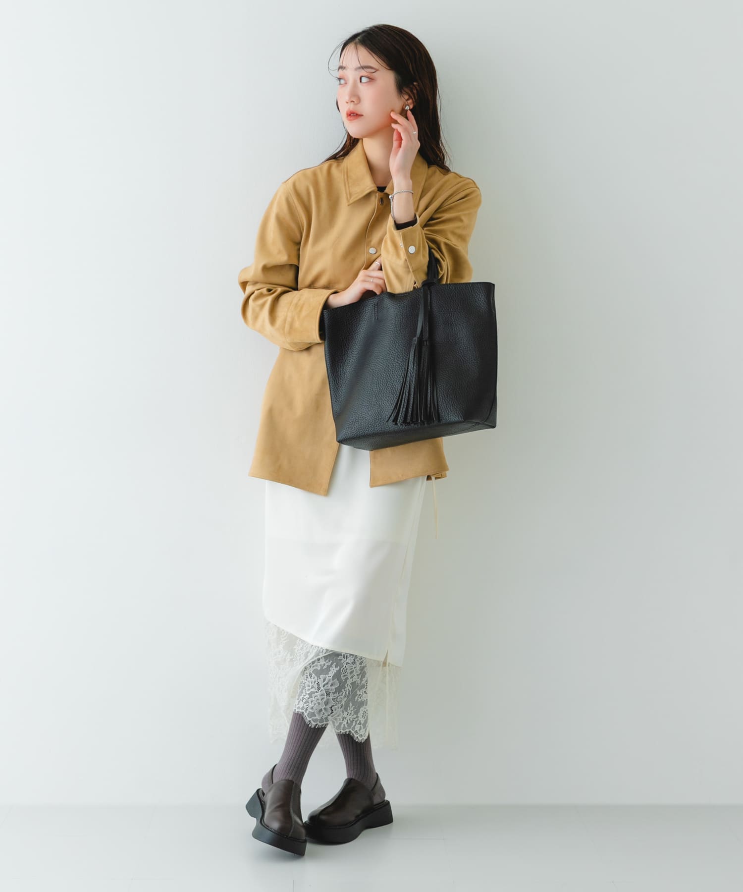 『Mサイズ』タッセル軽量2WAYシンプルトートバッグ BLACK one