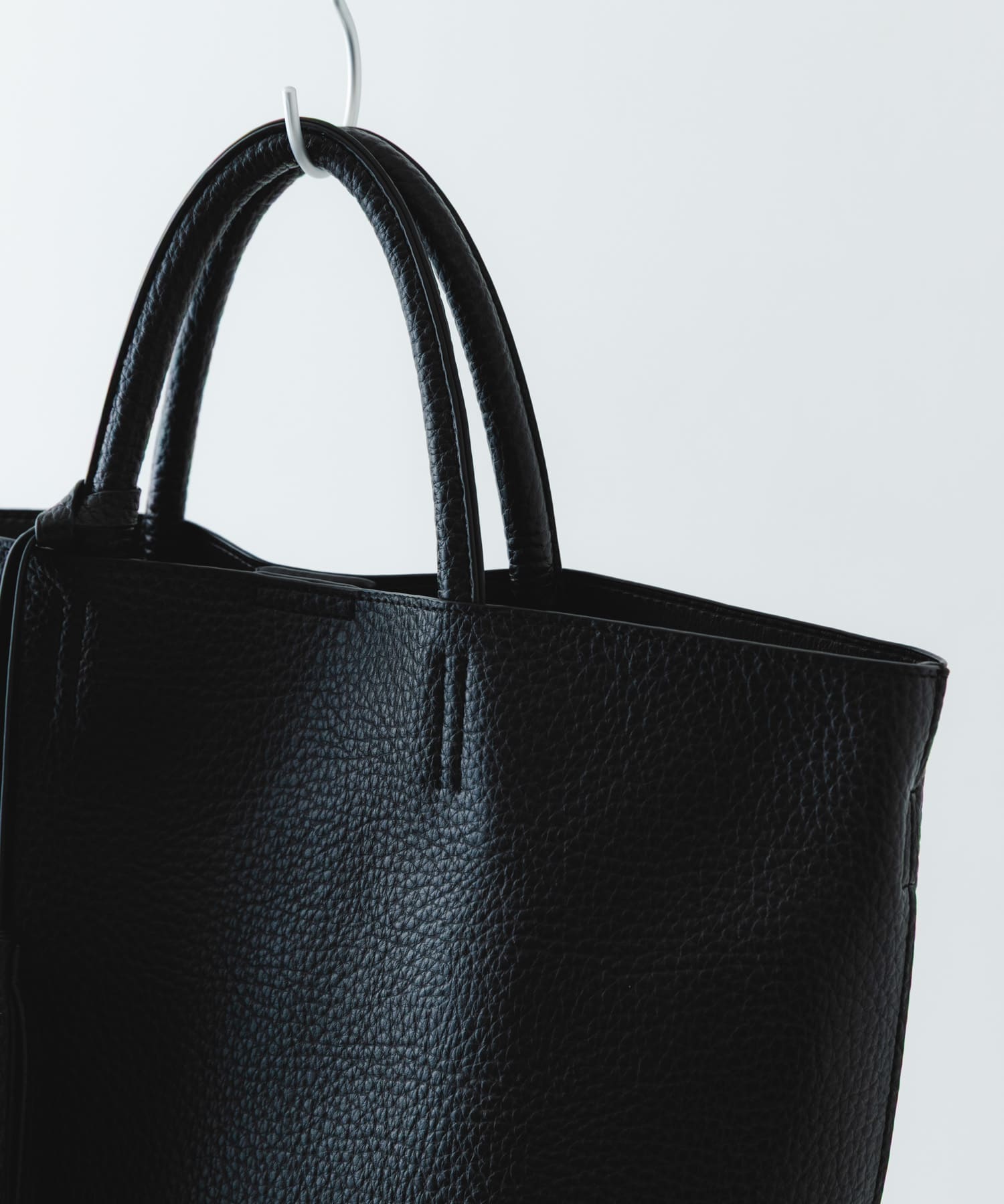 タッセル軽量2WAYシンプルトートバッグ BLACK one