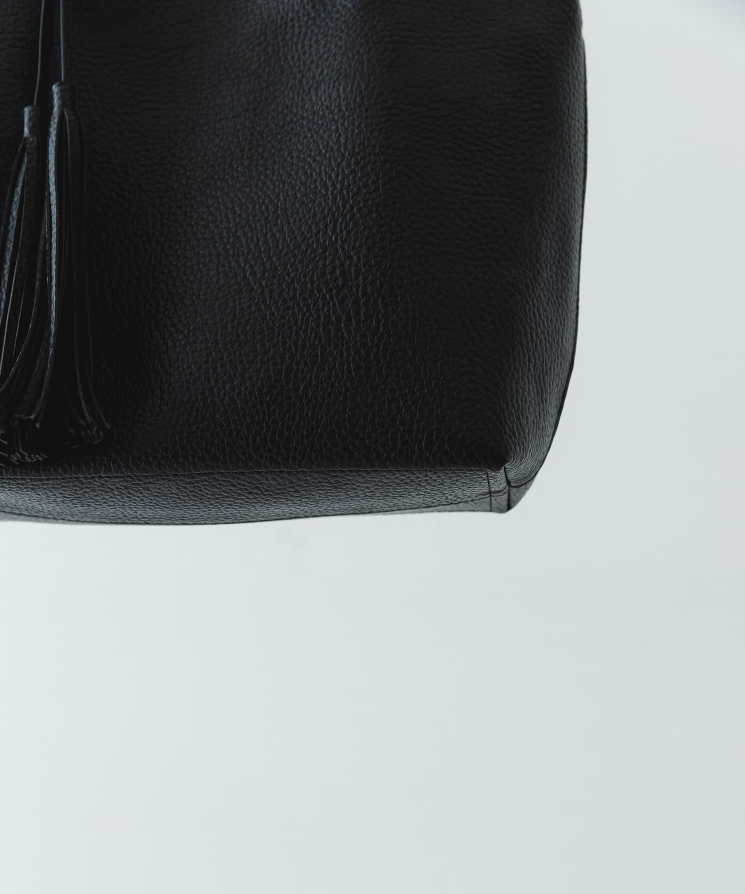 タッセル軽量2WAYシンプルトートバッグ BLACK one
