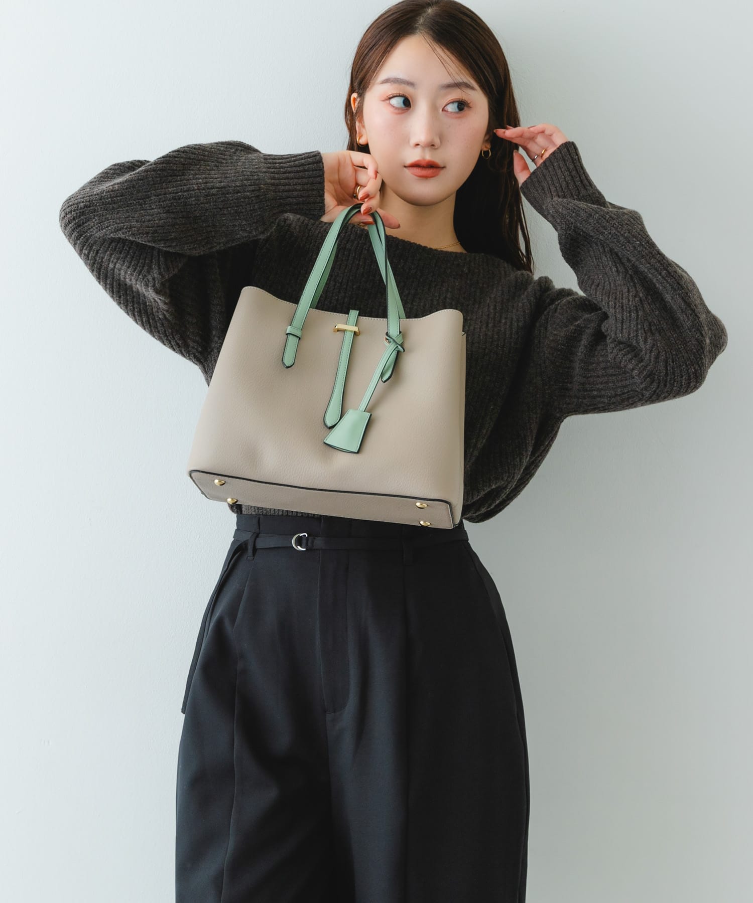 チャーム付ミドルバッグ『Msize』 MINT one