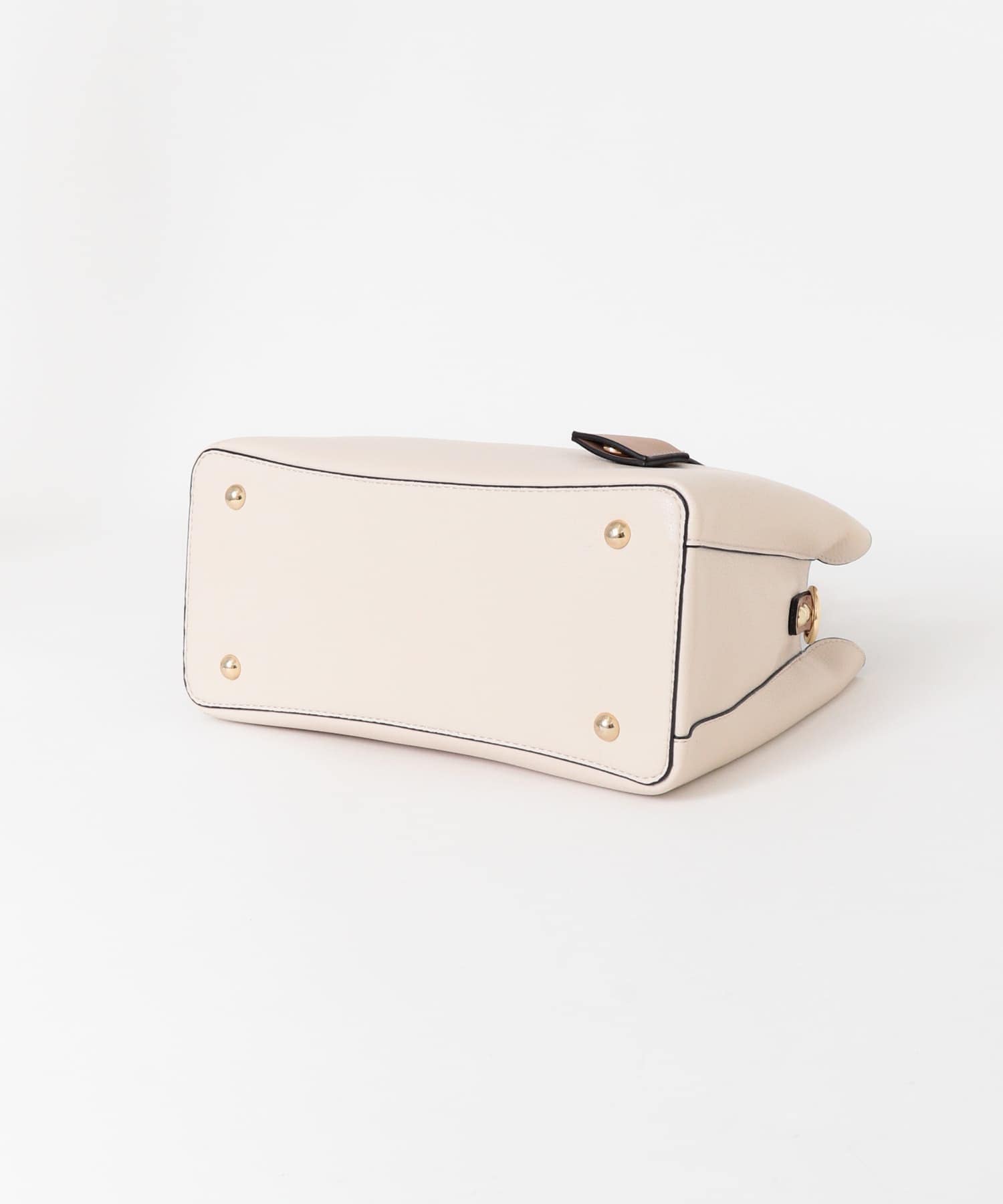 チャーム付ミドルバッグ『Msize』 IVORY one