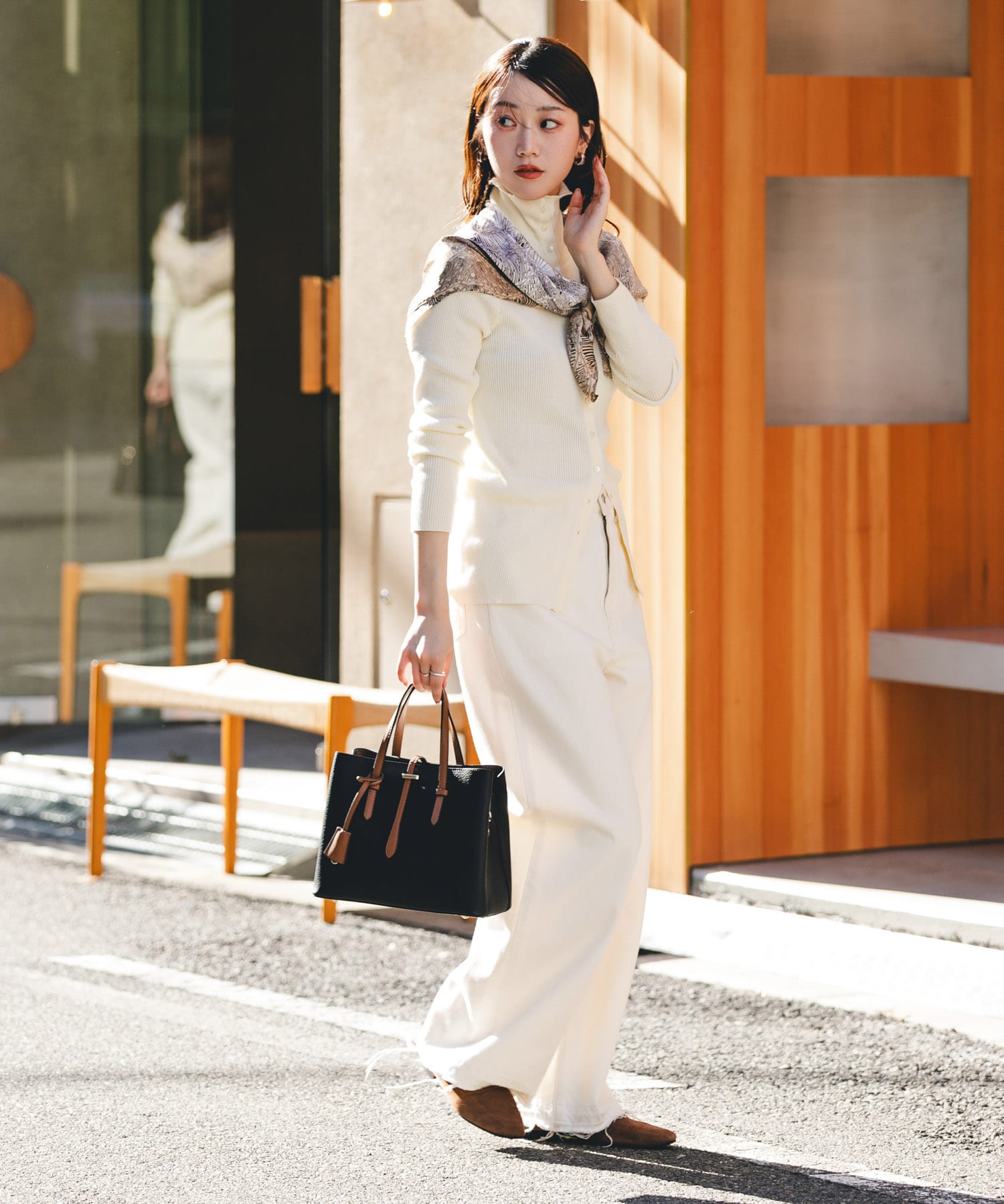 チャーム付ミドルバッグ『Msize』 BLKxCML one