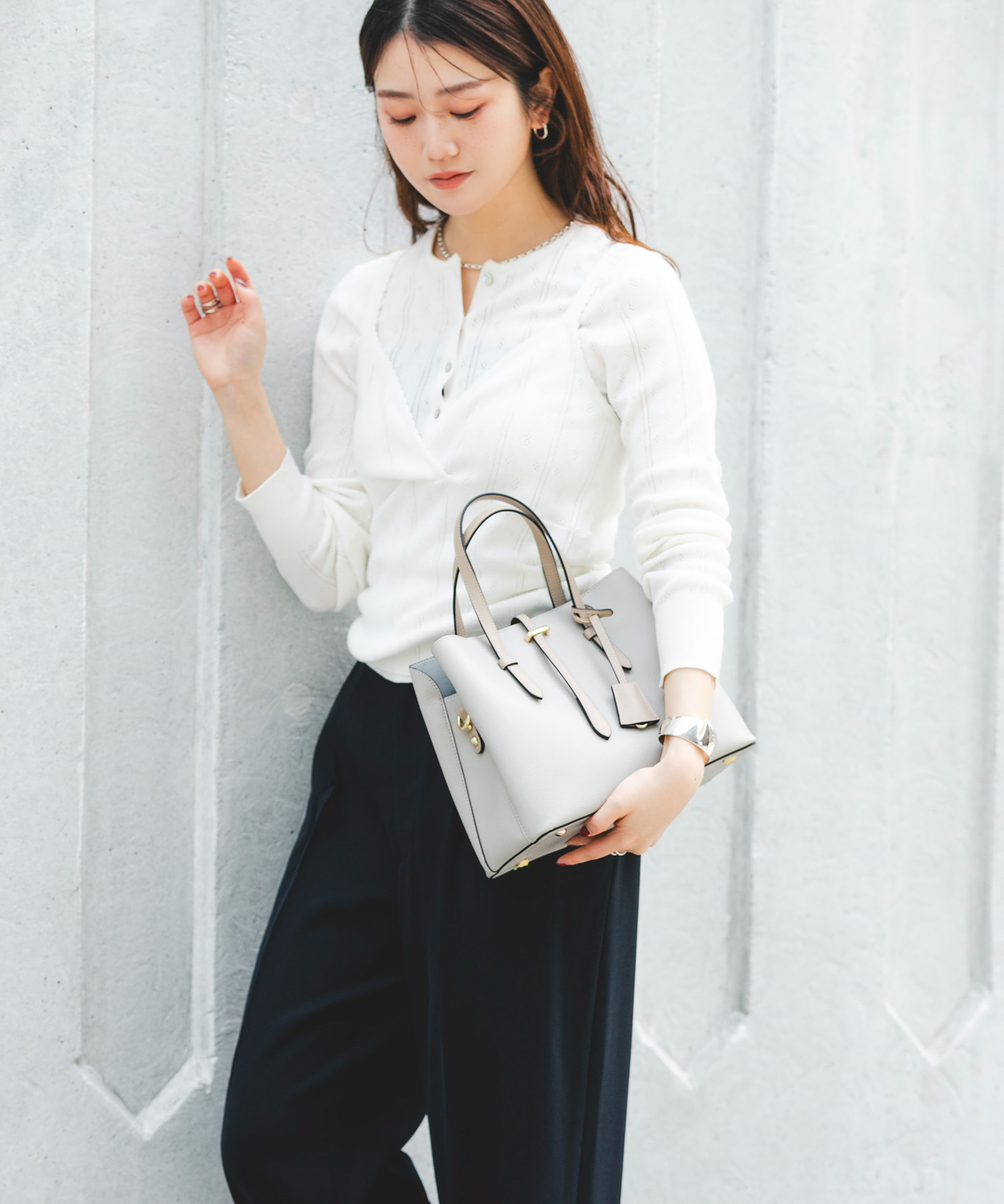 チャーム付ミドルバッグ『Msize』 GRAY one