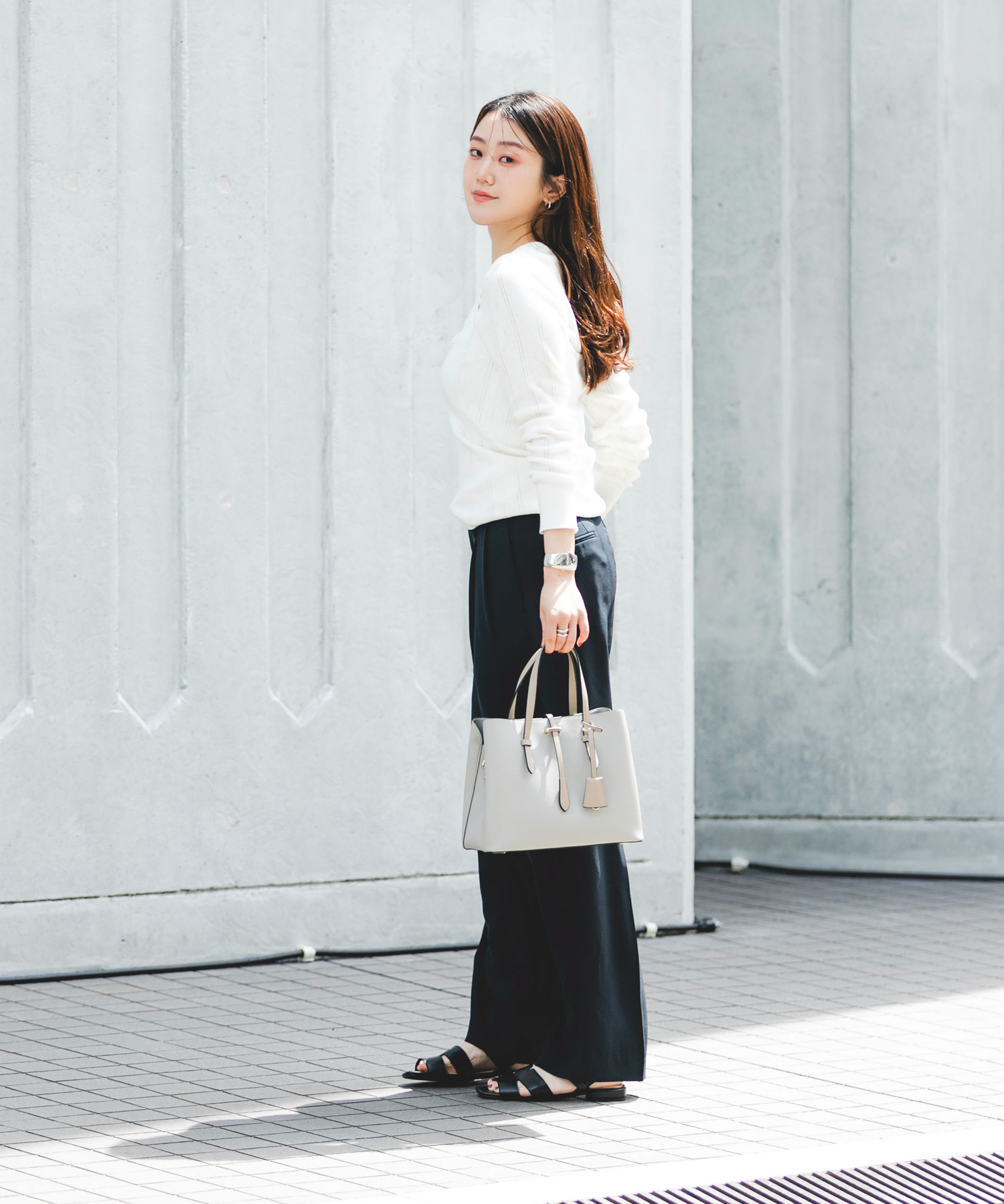 チャーム付ミドルバッグ『Msize』 GRAY one