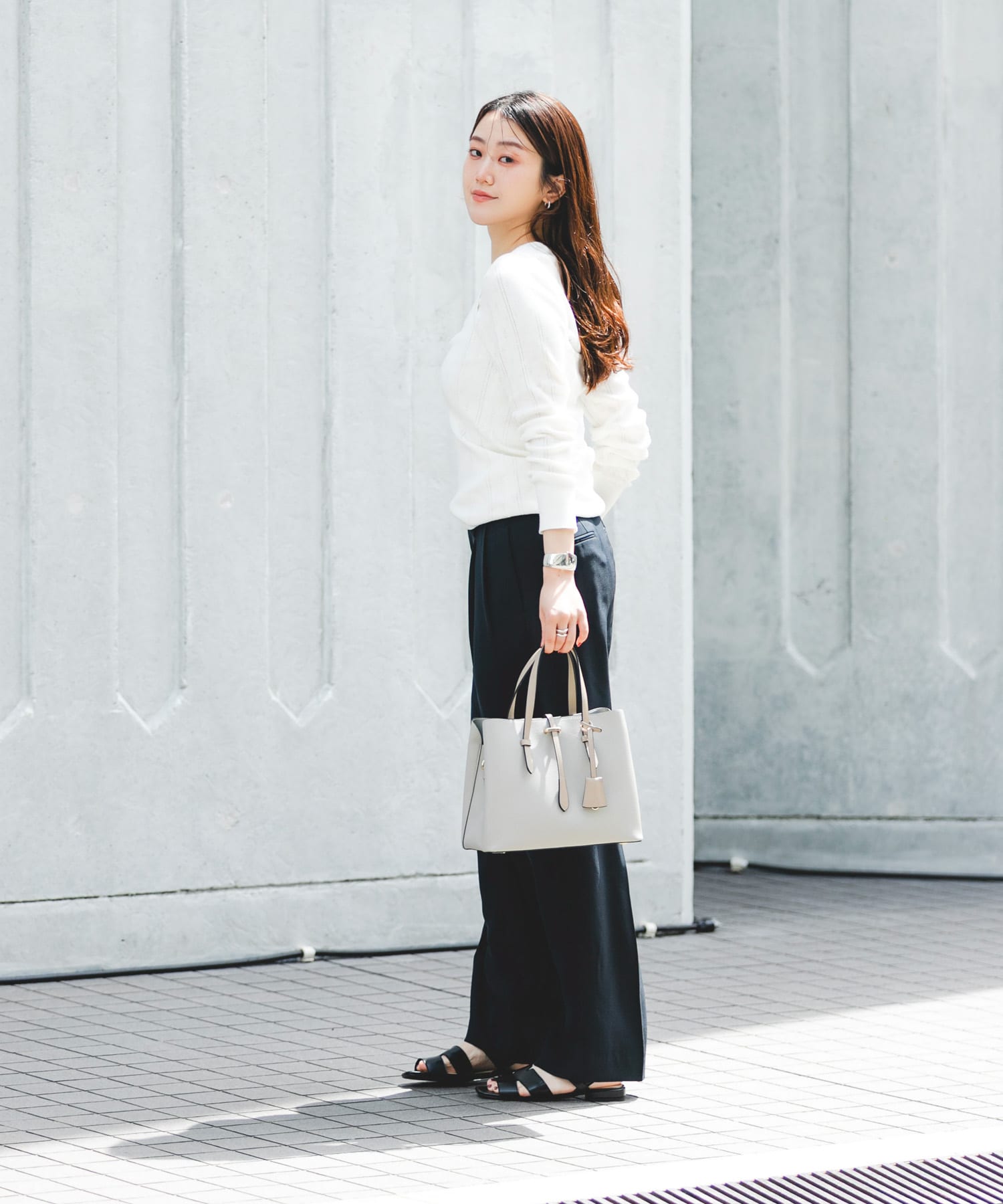 チャーム付ミドルバッグ『Msize』 GRAY one