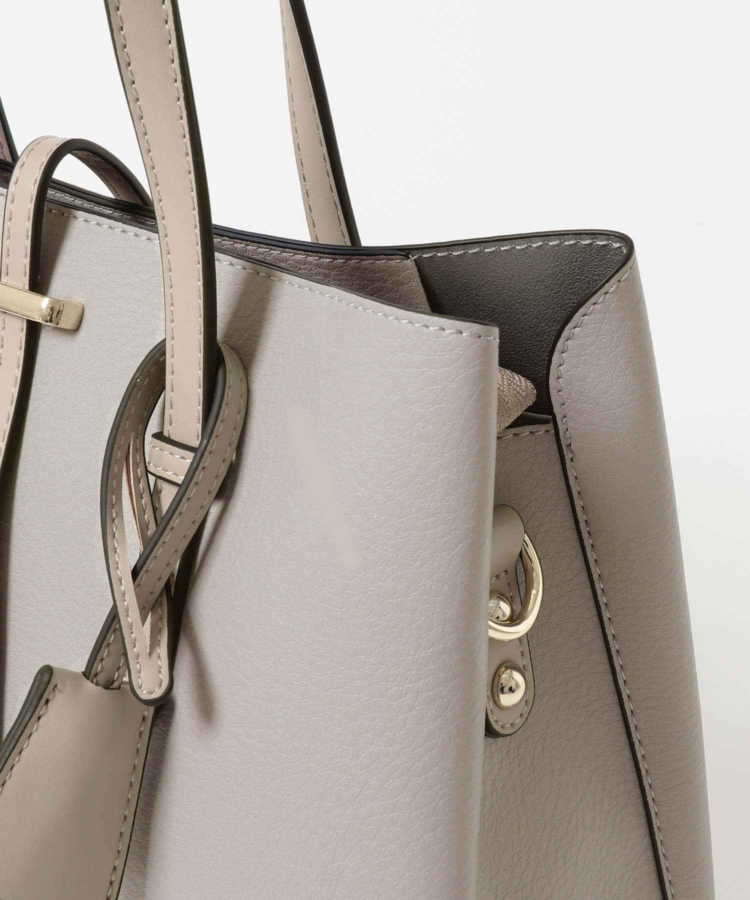 チャーム付ミドルバッグ『Msize』 GRAY one