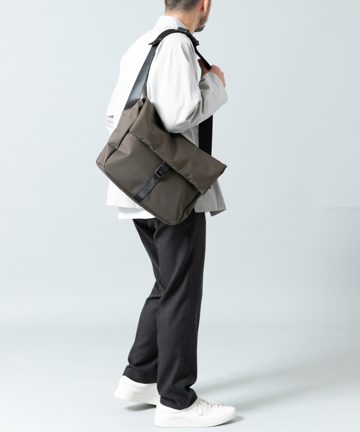 撥水フィドロックショルダーバッグ KHAKI one