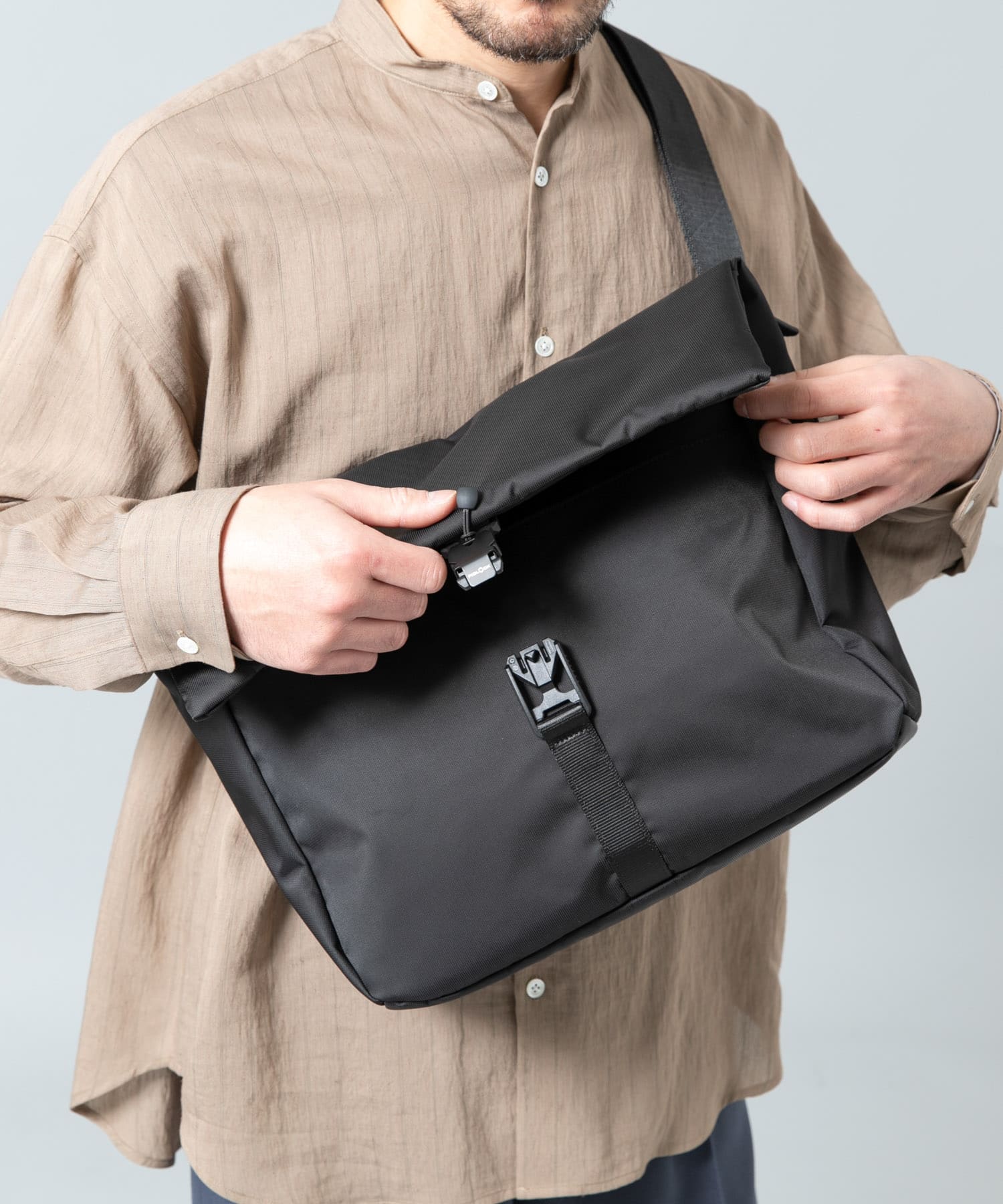 撥水フィドロックショルダーバッグ BLACK one