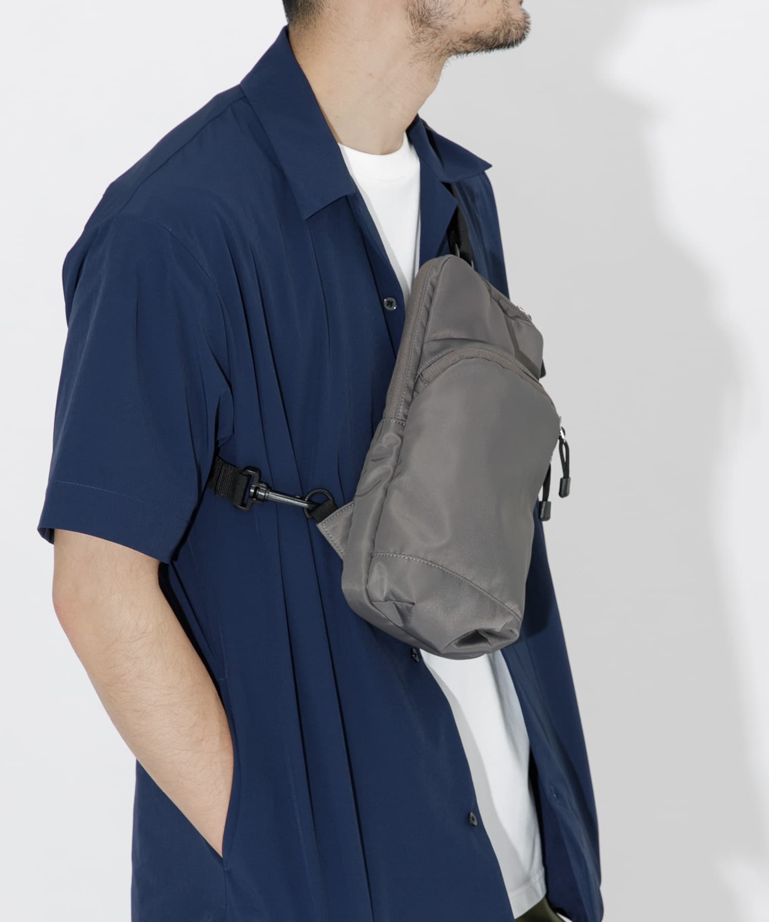 パラコードスクエアボディバッグ GRAY one