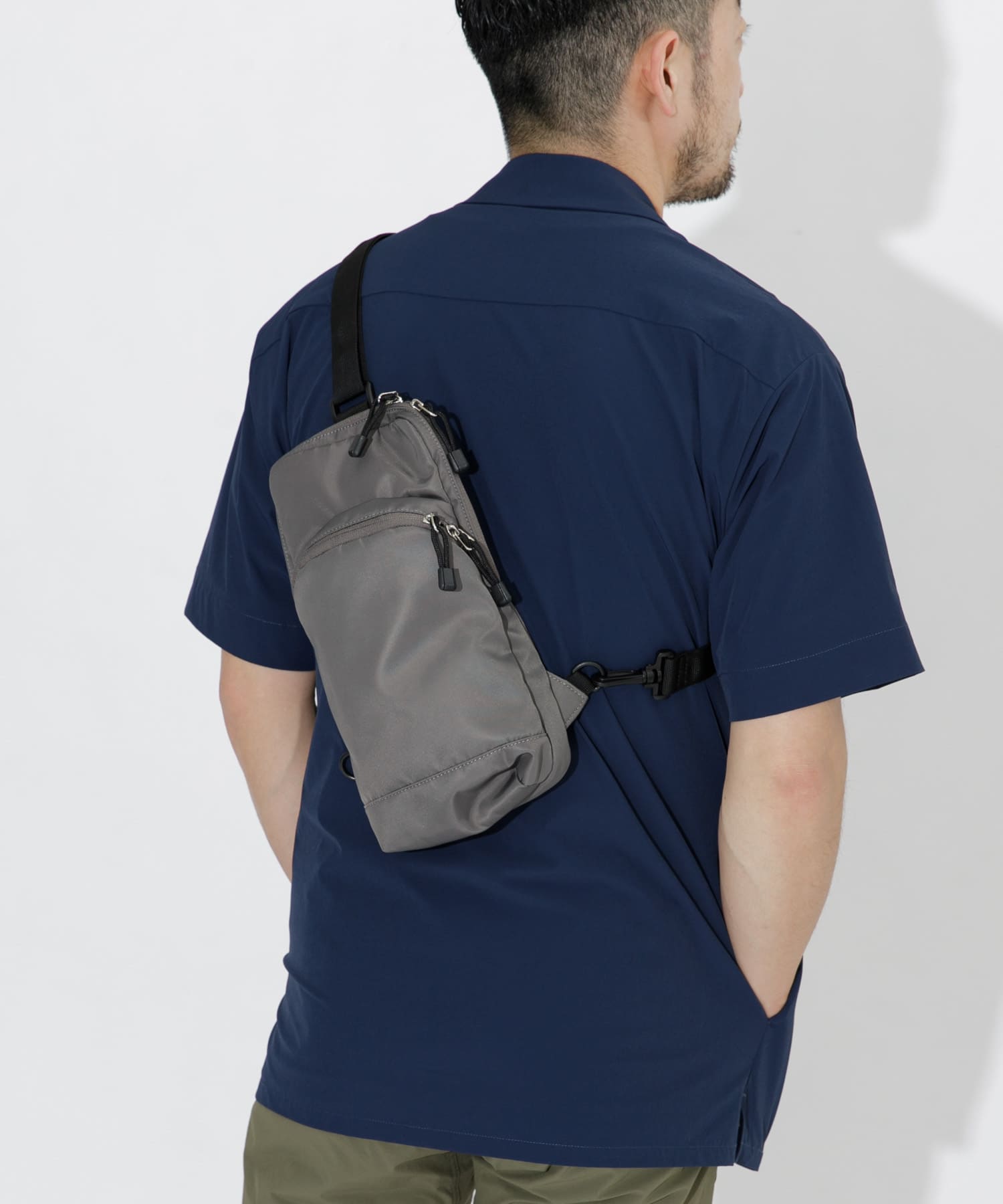 パラコードスクエアボディバッグ GRAY one