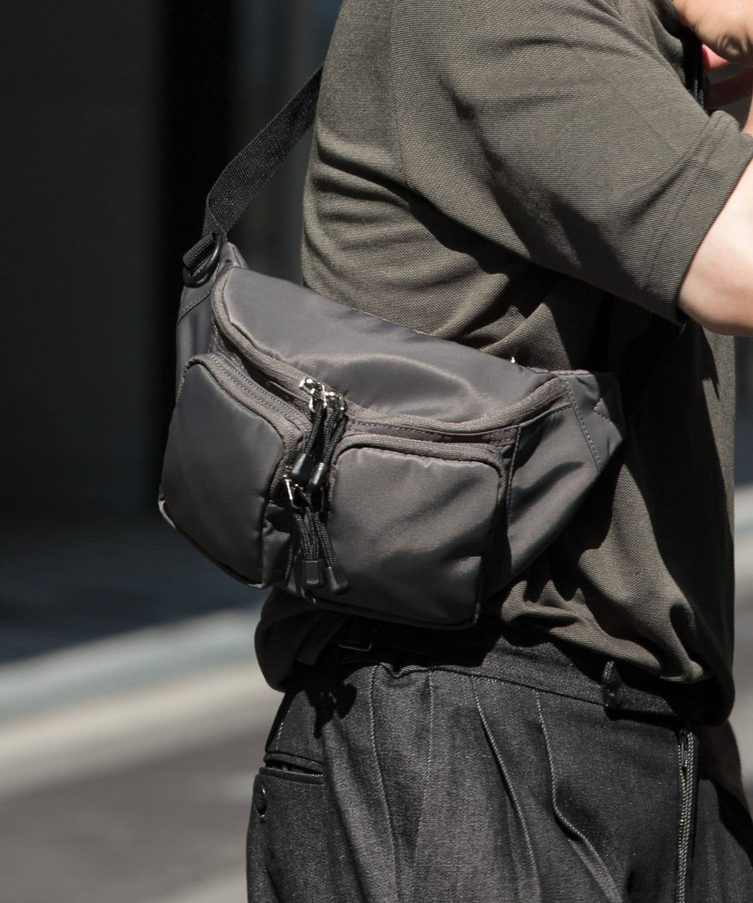 パラコードボディバッグ