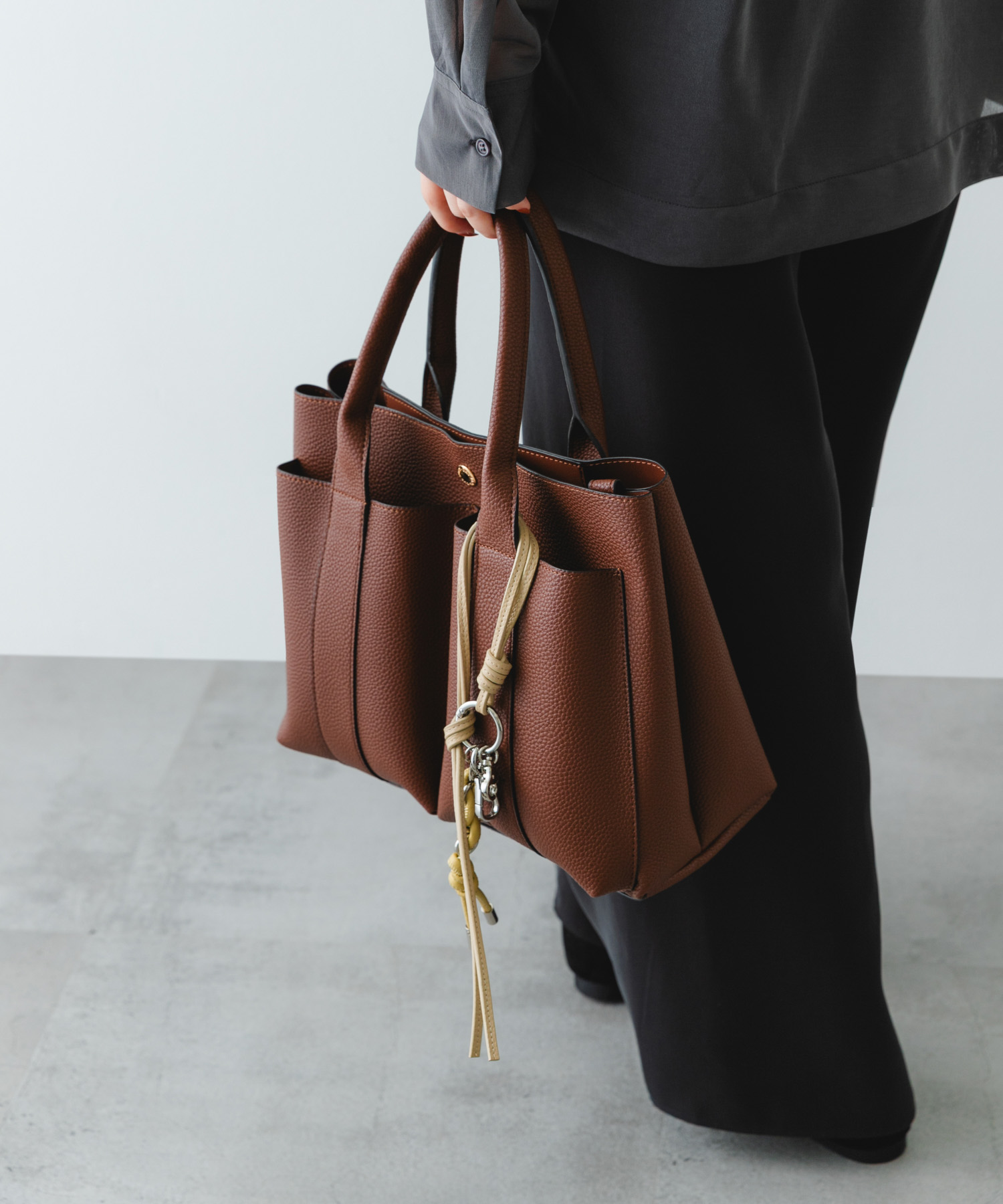 ダブルポケットトートバッグ DARK BROWN one