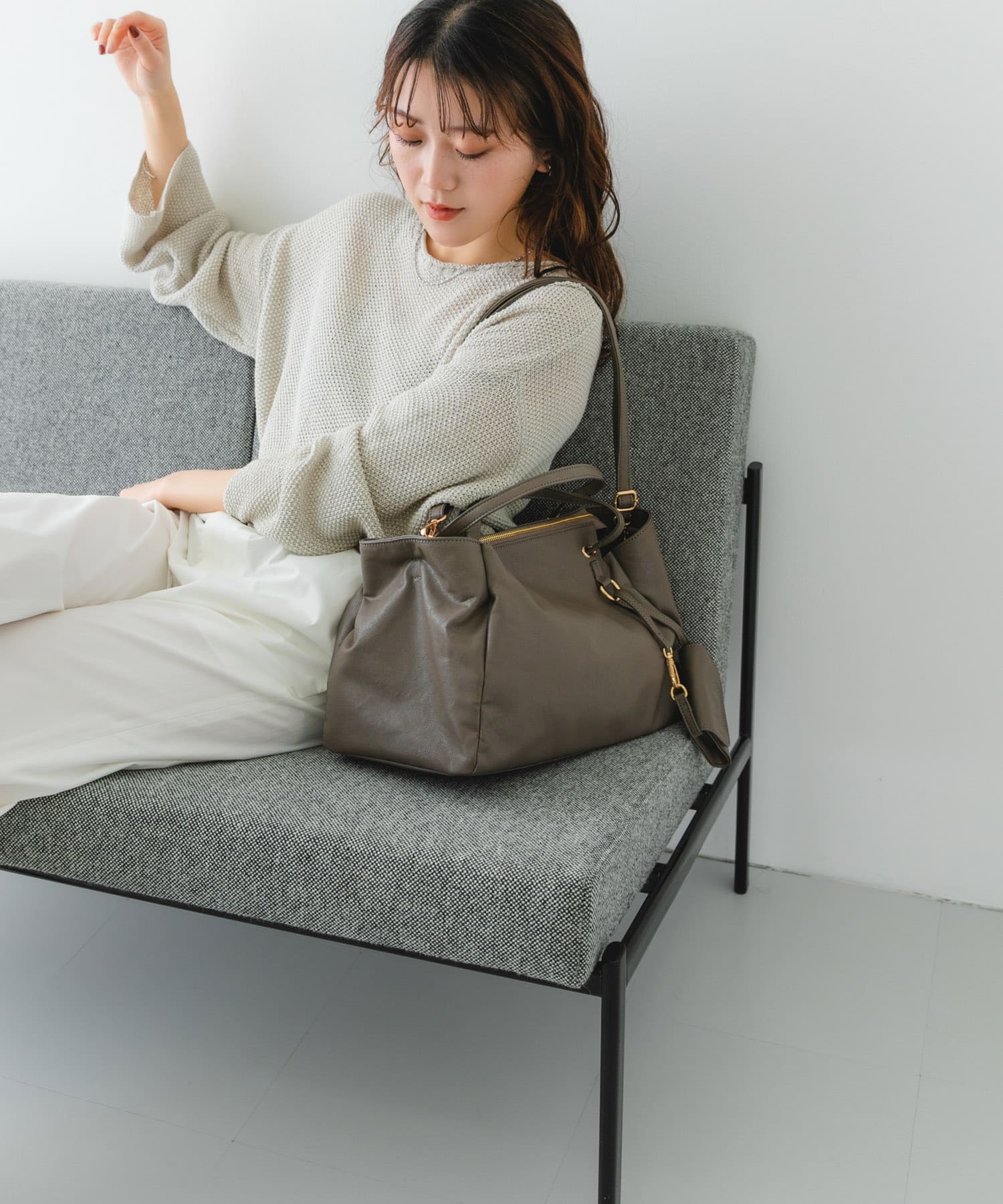 ウォッシャブルボストンバッグ GRAYSH one