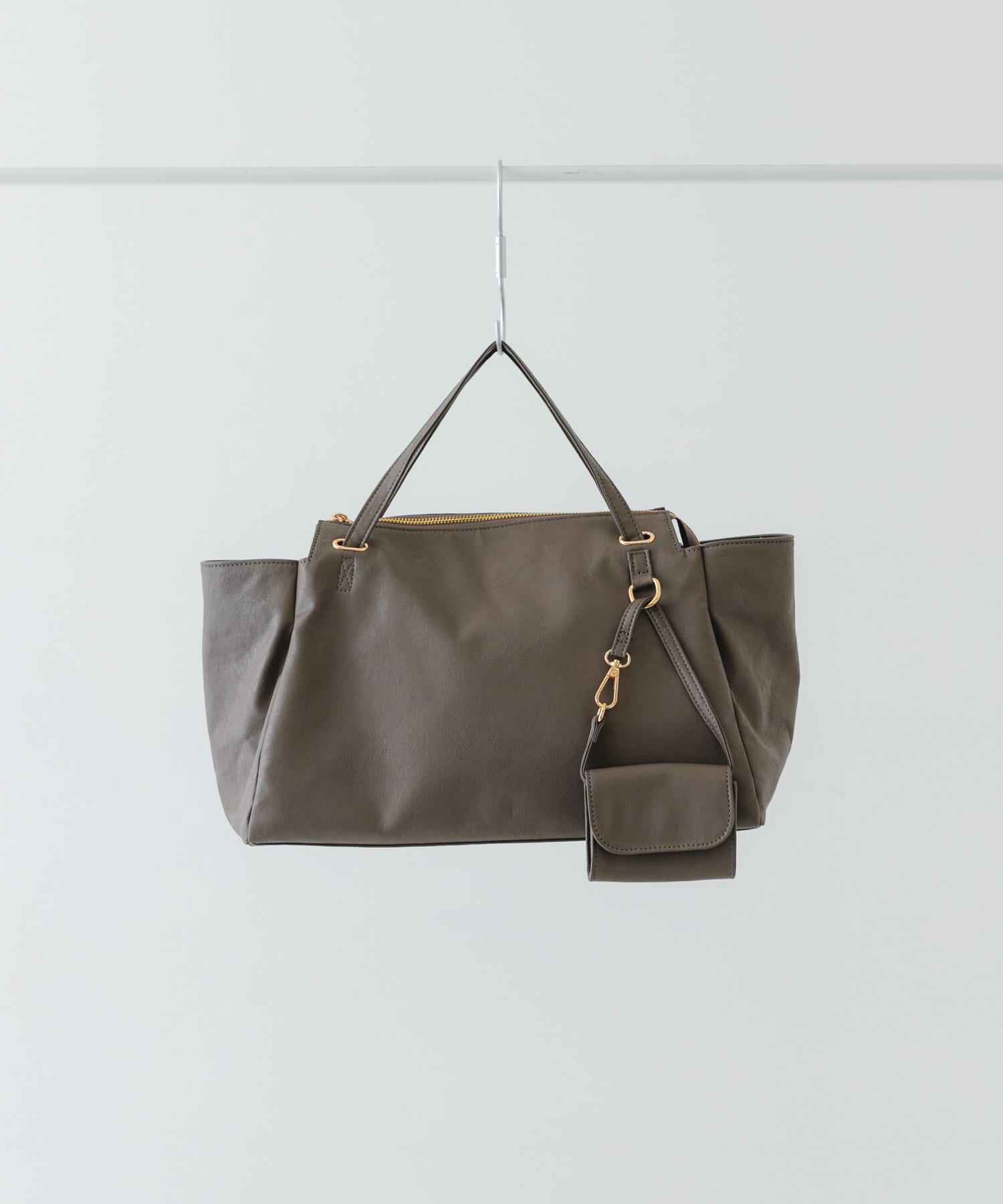ウォッシャブルボストンバッグ GRAYSH one