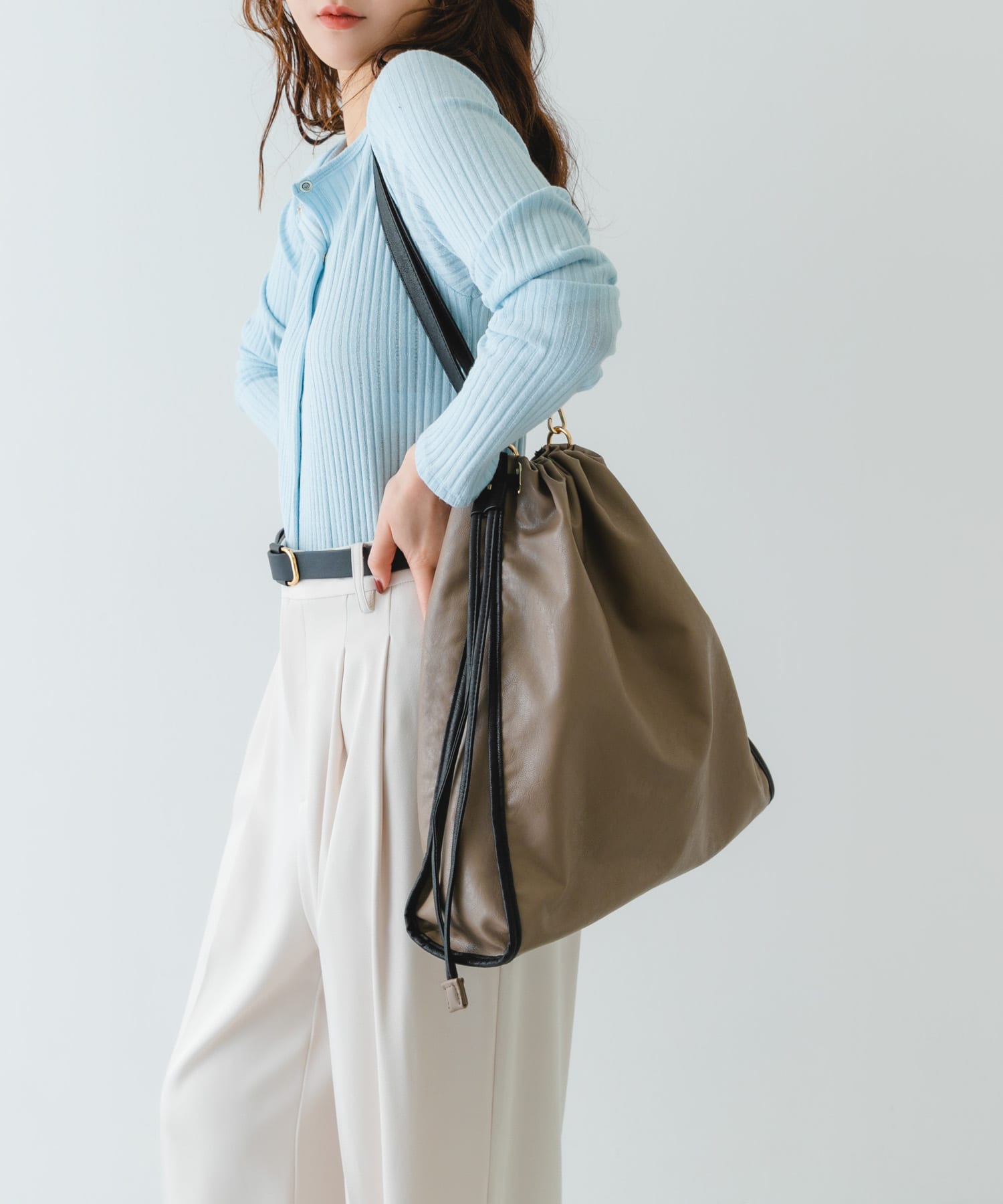 ウォッシャブルドロストショルダーバッグ DARK BEIGE one