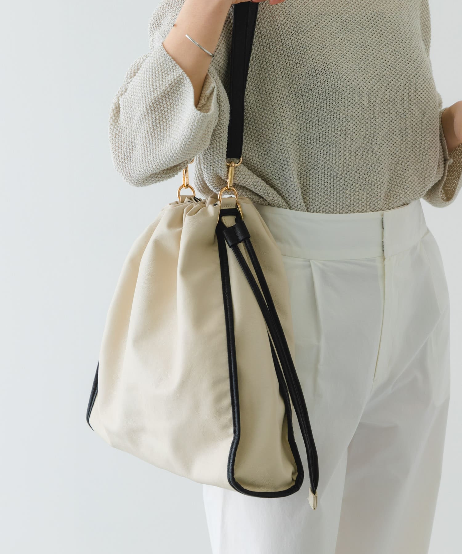 ウォッシャブルドロストショルダーバッグ OFF one