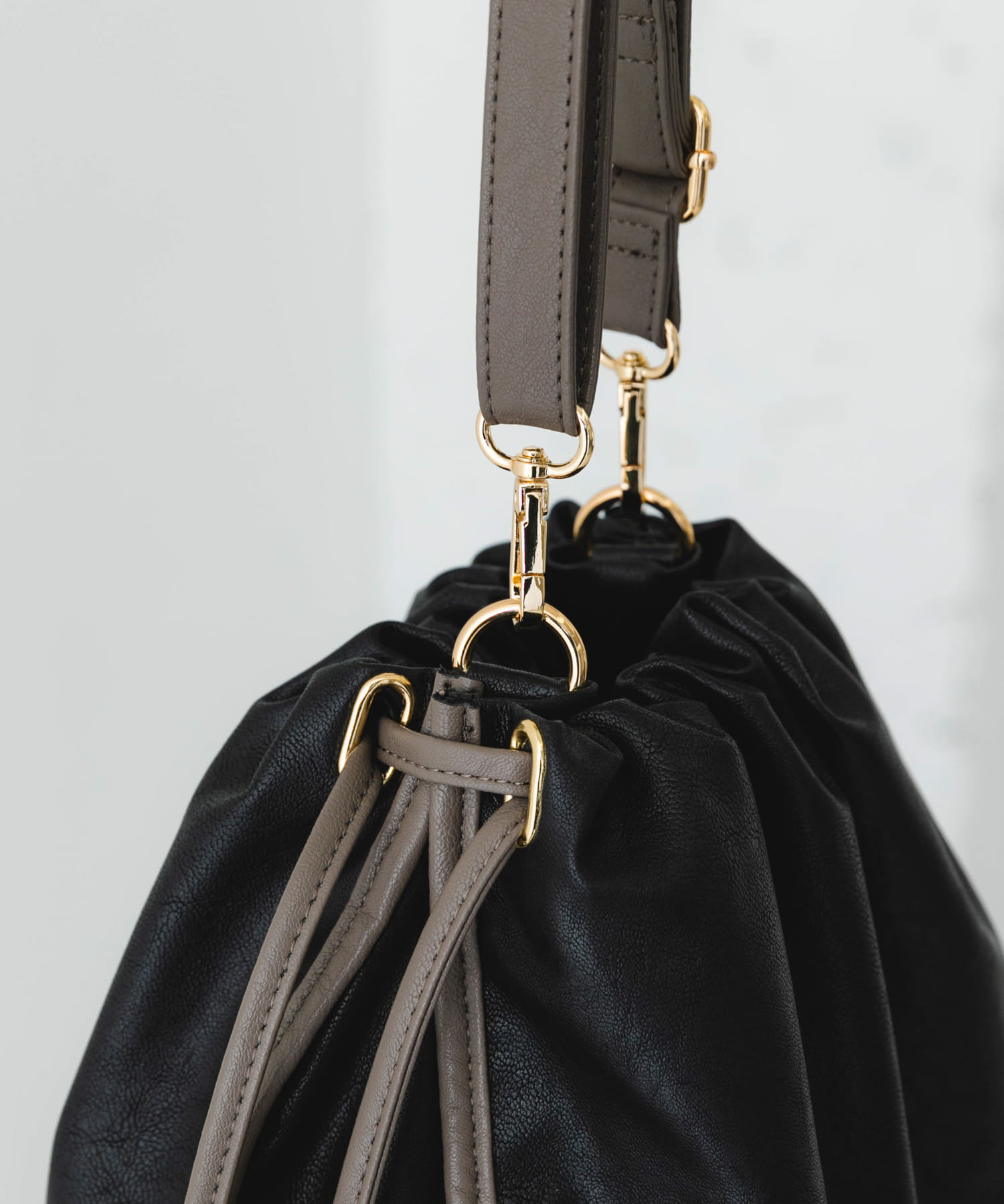 ウォッシャブルドロストショルダーバッグ BLACK one