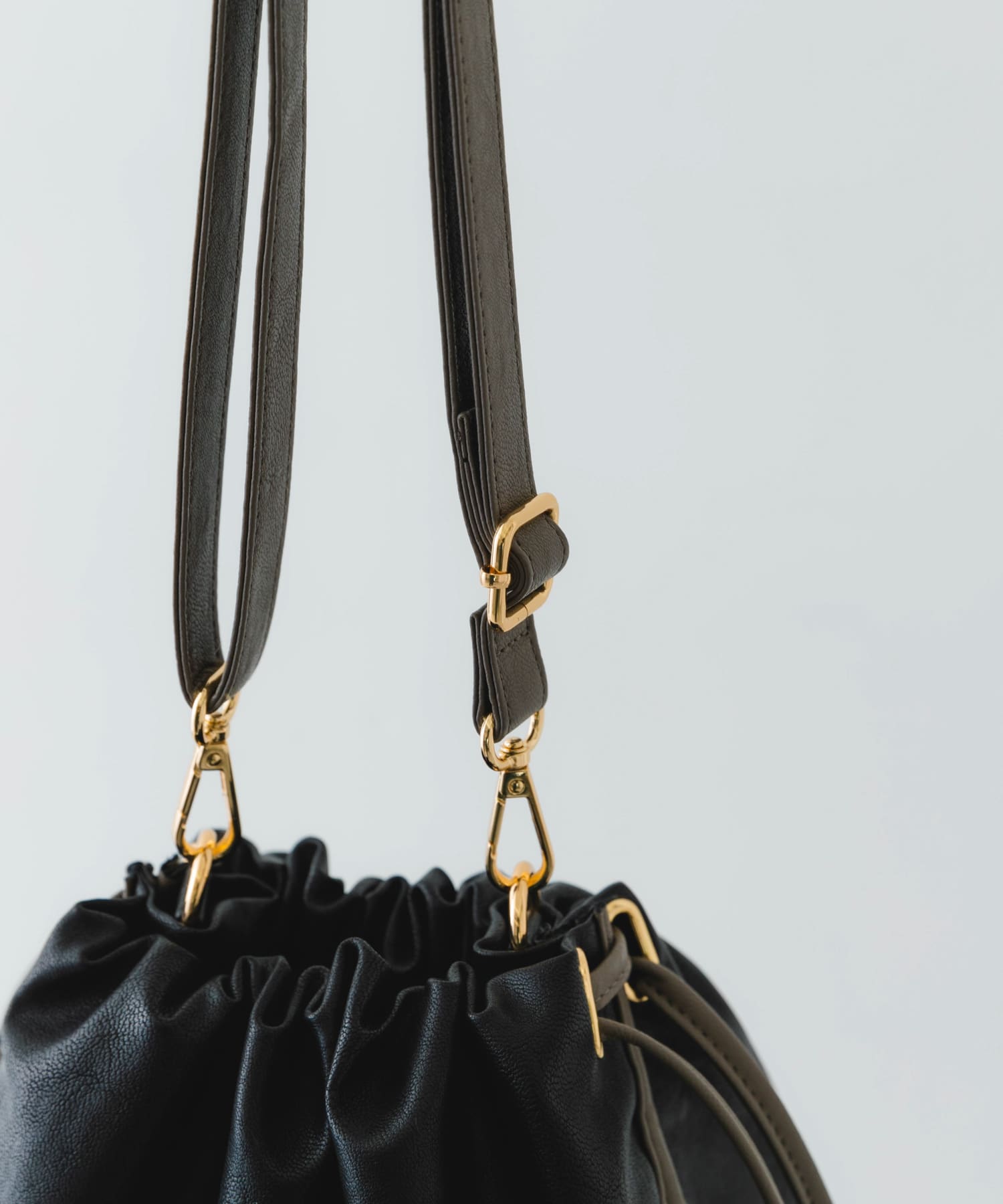 ウォッシャブルドロストショルダーバッグ BLACK one