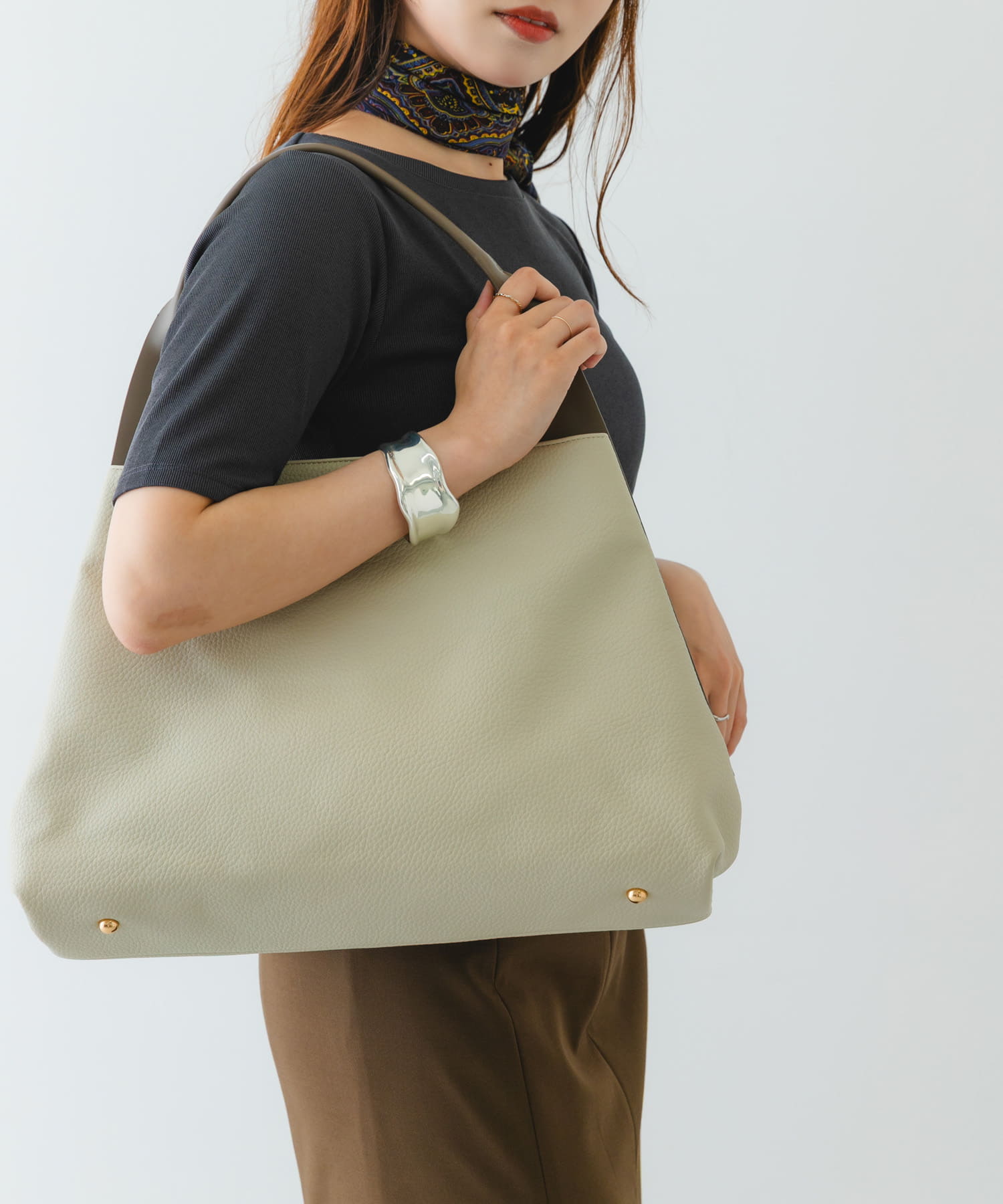 ワンハンドルサンカクトートバッグ IVORY one
