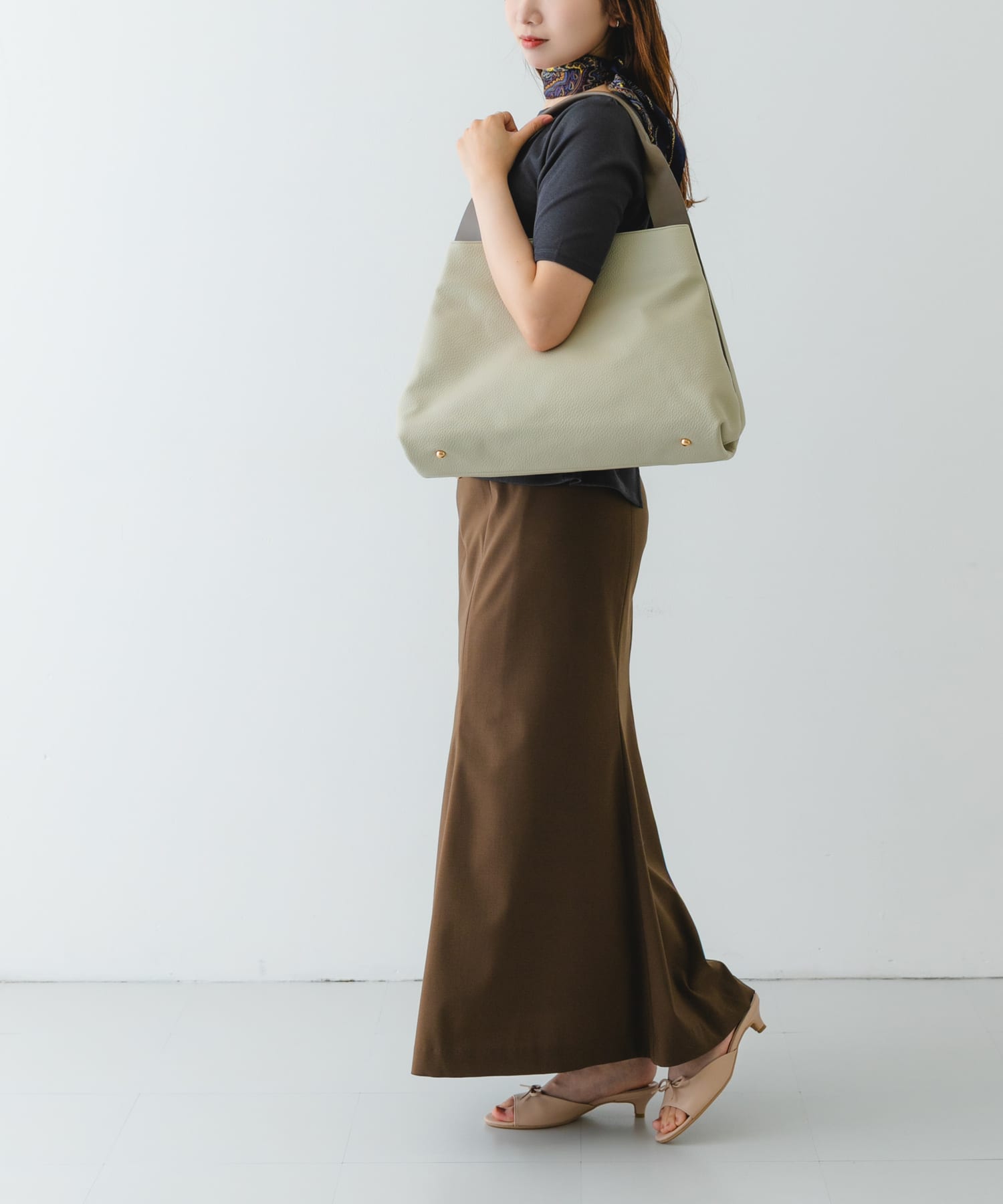 ワンハンドルサンカクトートバッグ IVORY one