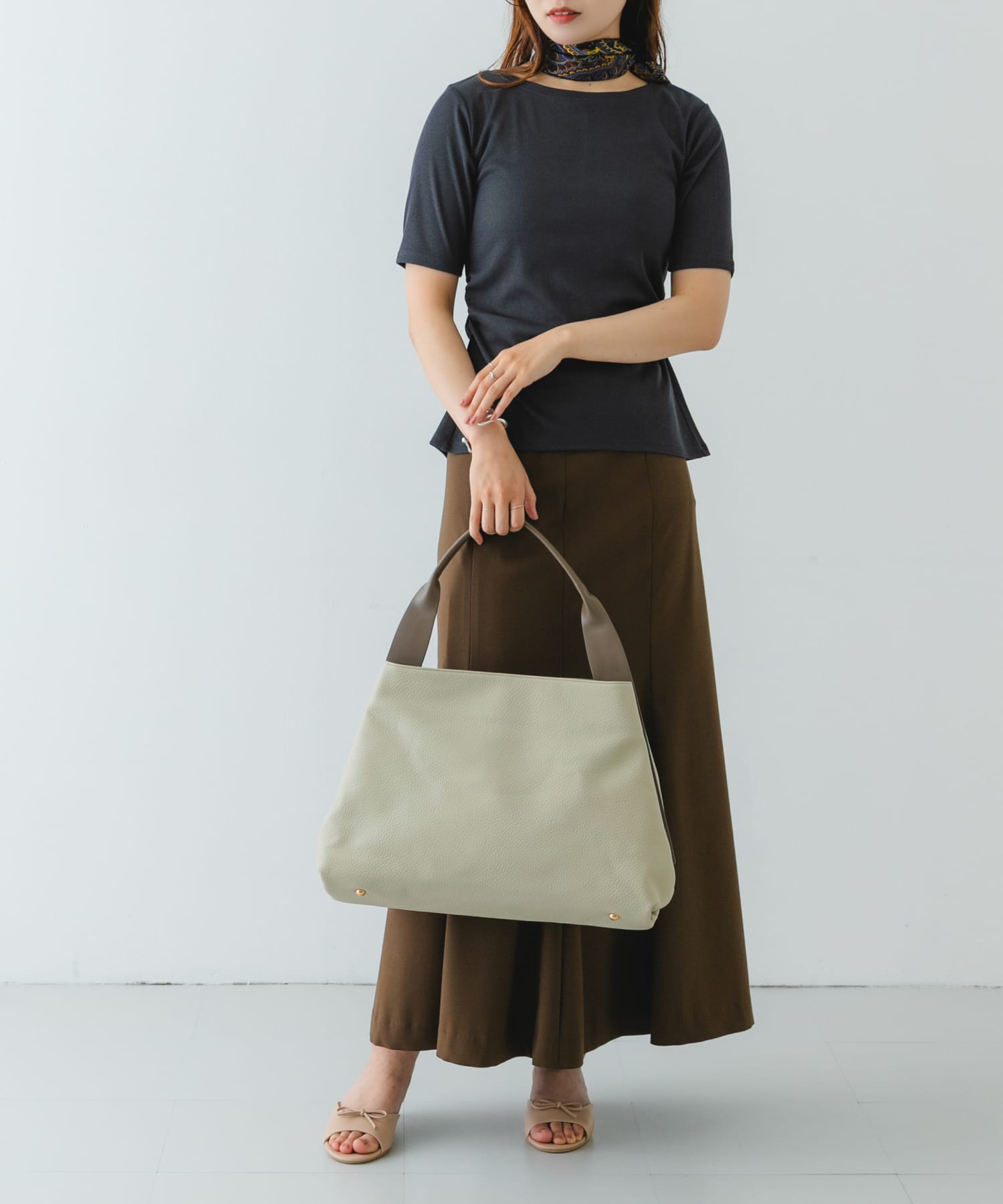 ワンハンドルサンカクトートバッグ IVORY one