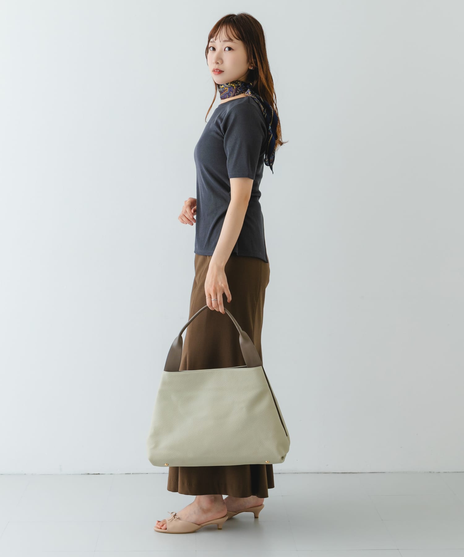 ワンハンドルサンカクトートバッグ IVORY one