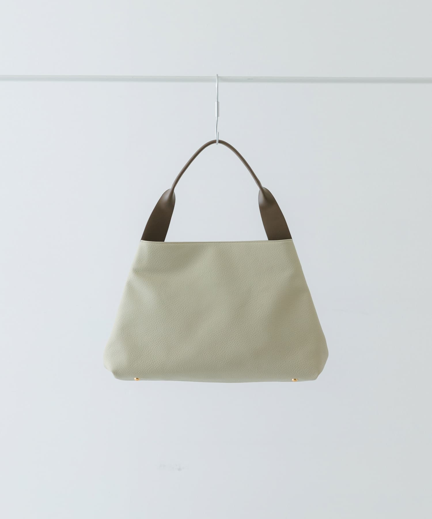 ワンハンドルサンカクトートバッグ IVORY one