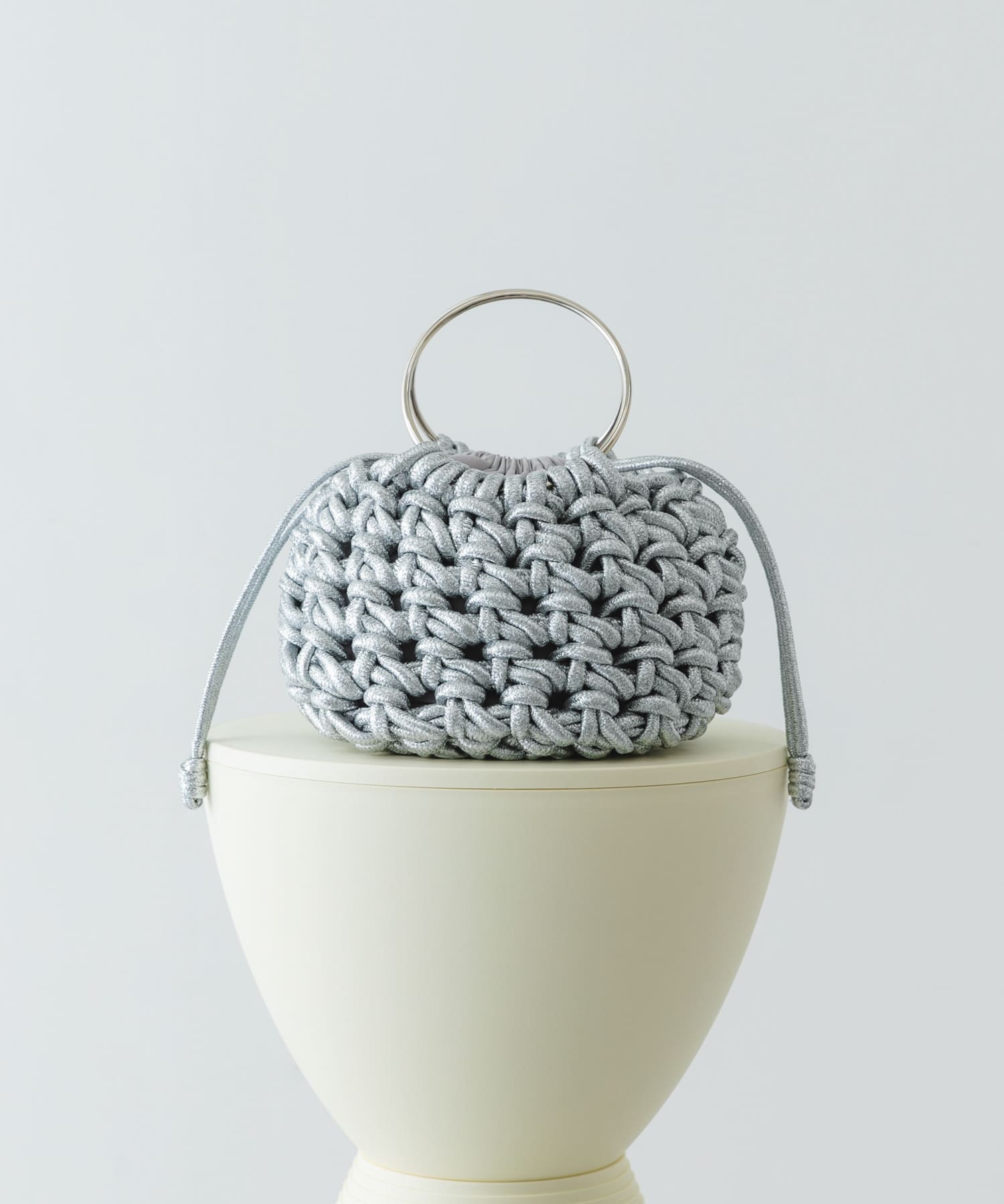 編み込みリングバッグ