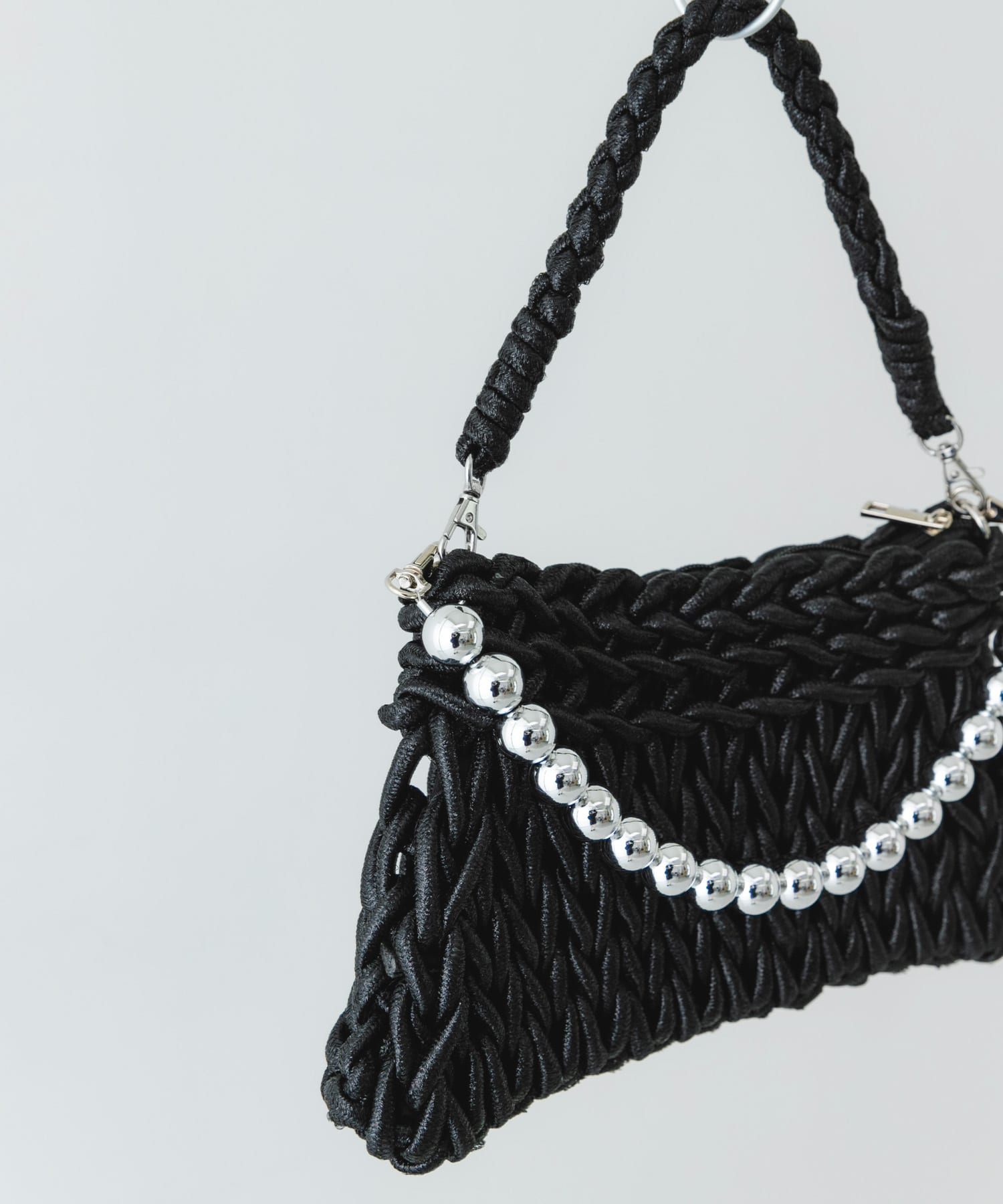 ボールチェーン付き編み込みバッグ BLACK one