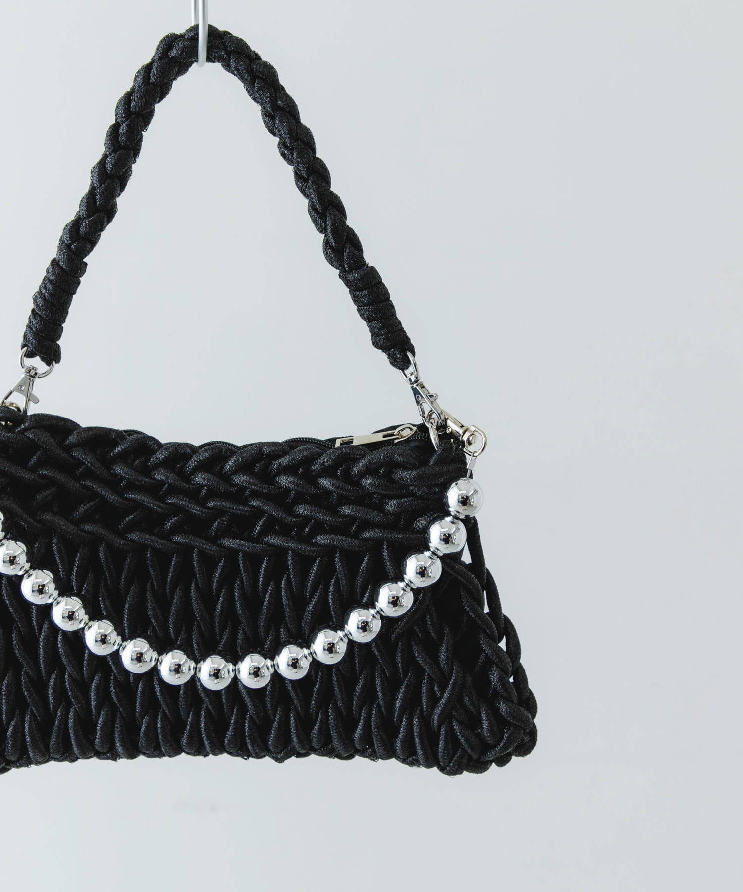 ボールチェーン付き編み込みバッグ BLACK one