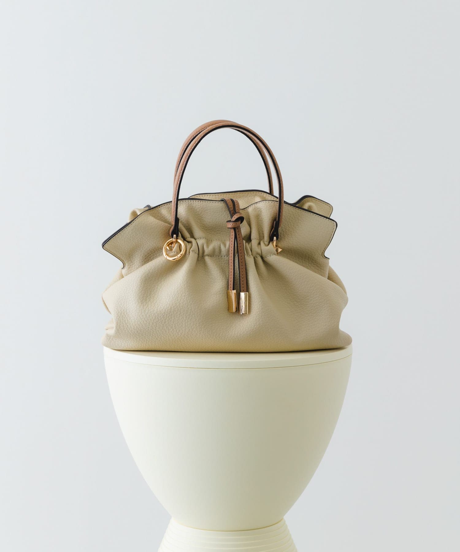 ギャザータックバッグ IVORY one