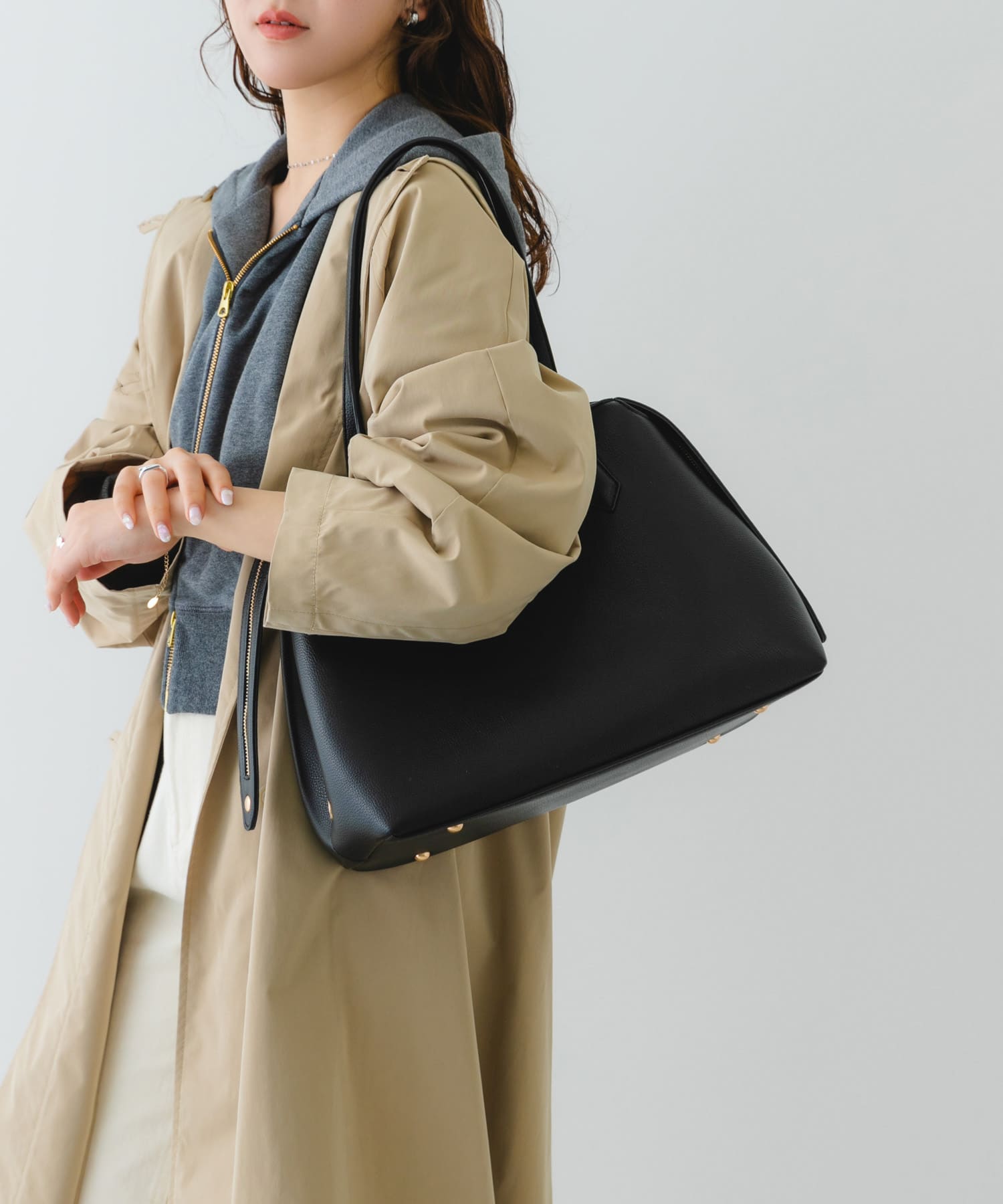 ラウンドファスナートートバッグ BLACK one