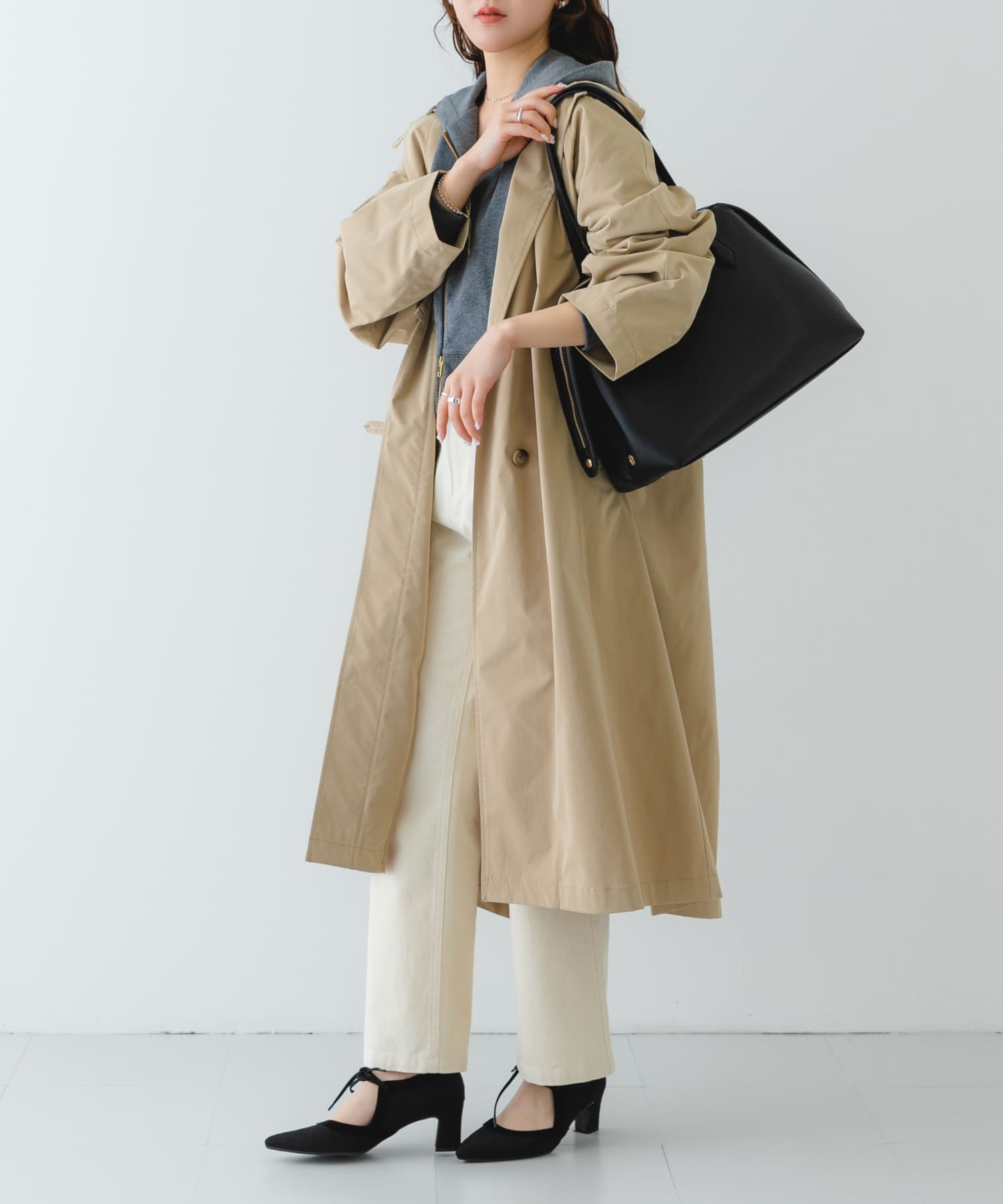 ラウンドファスナートートバッグ BLACK one