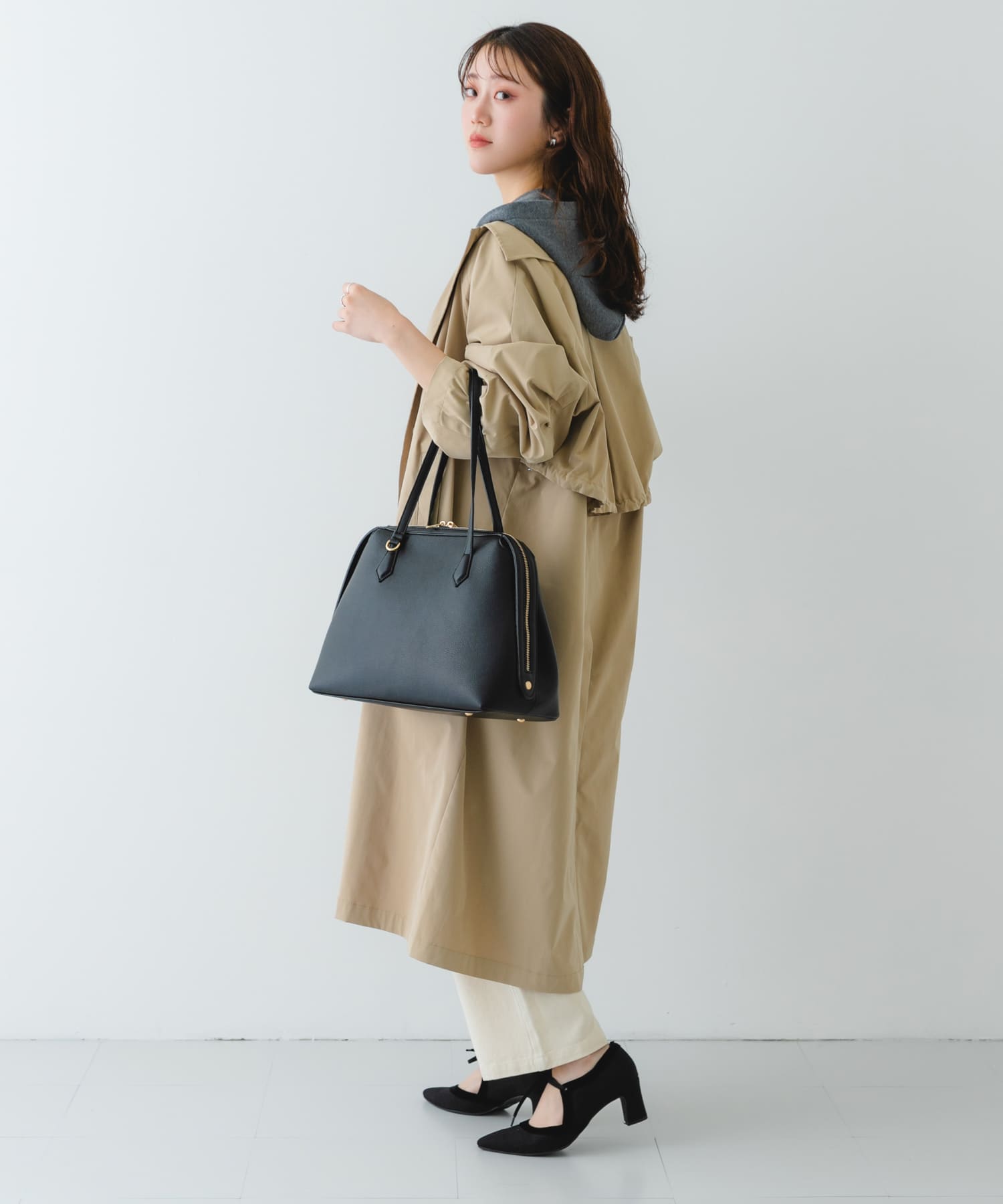 ラウンドファスナートートバッグ BLACK one