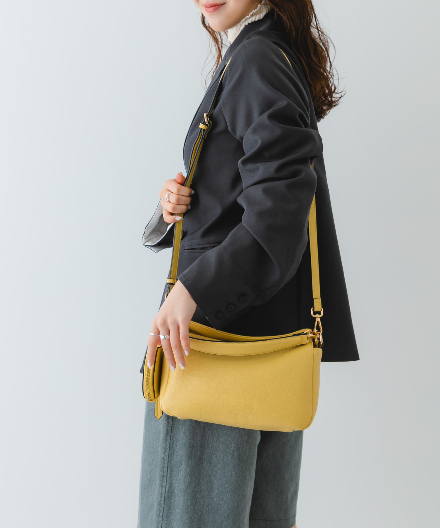 サークルポーチ付ショルダーバッグ YELLOW one