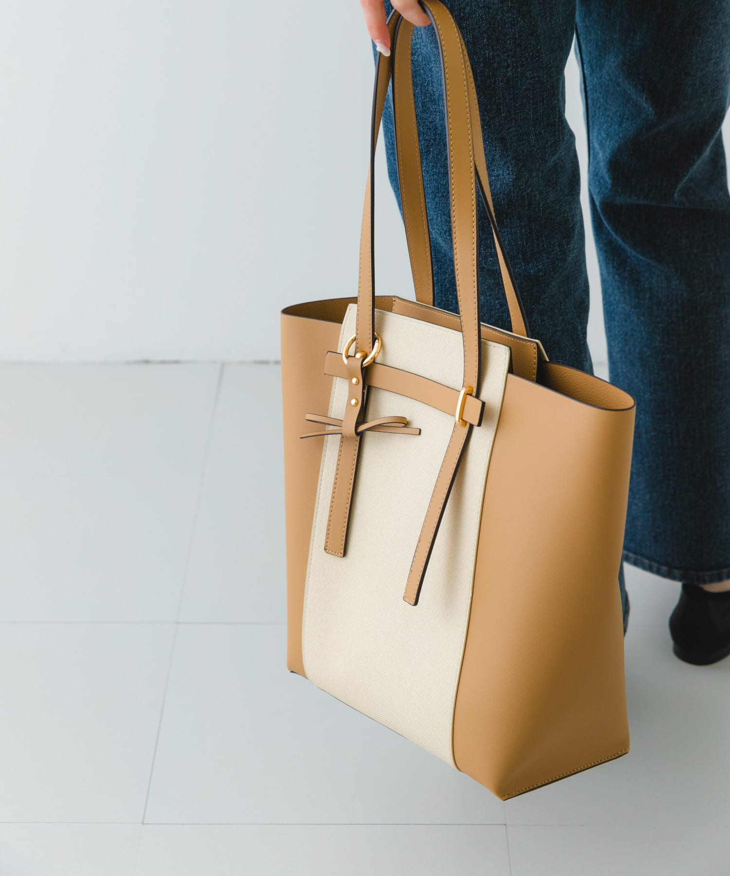 キャンバスライクチャームトートバッグ BEIGE one