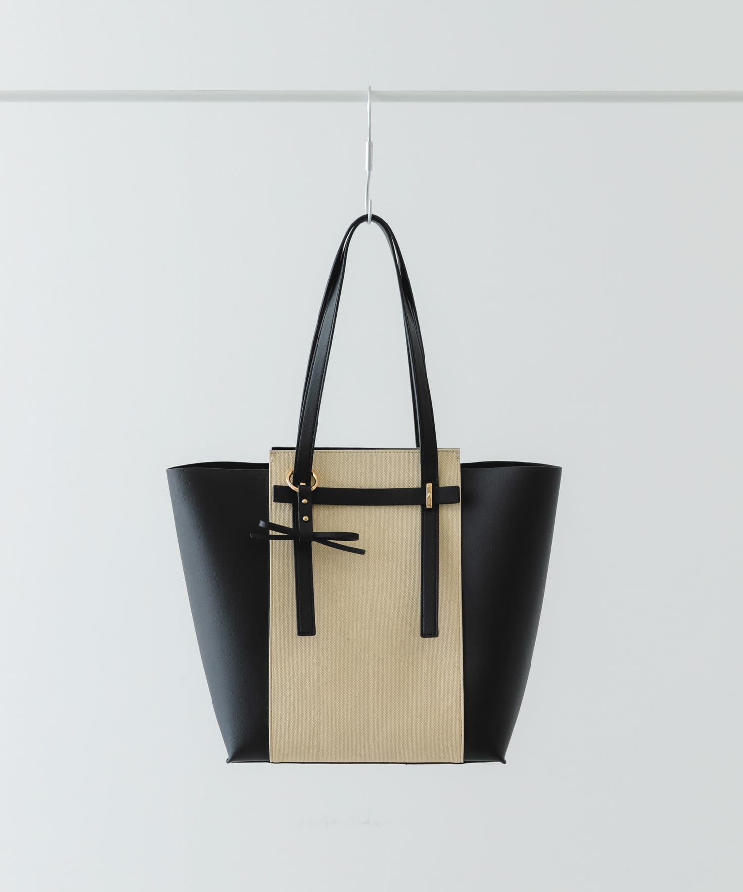 キャンバスライクチャームトートバッグ